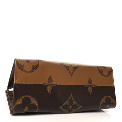 Louis Vuitton Reverse Monogram Giant Onthego MM 4 of 9