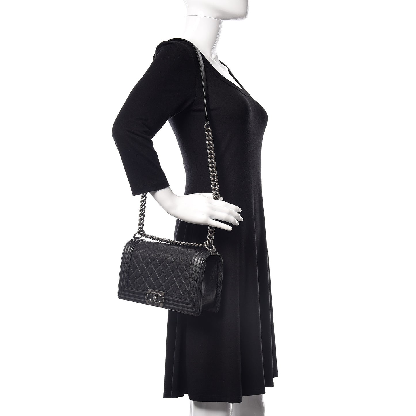 Caviar Quilted Medium Boy Flap Black