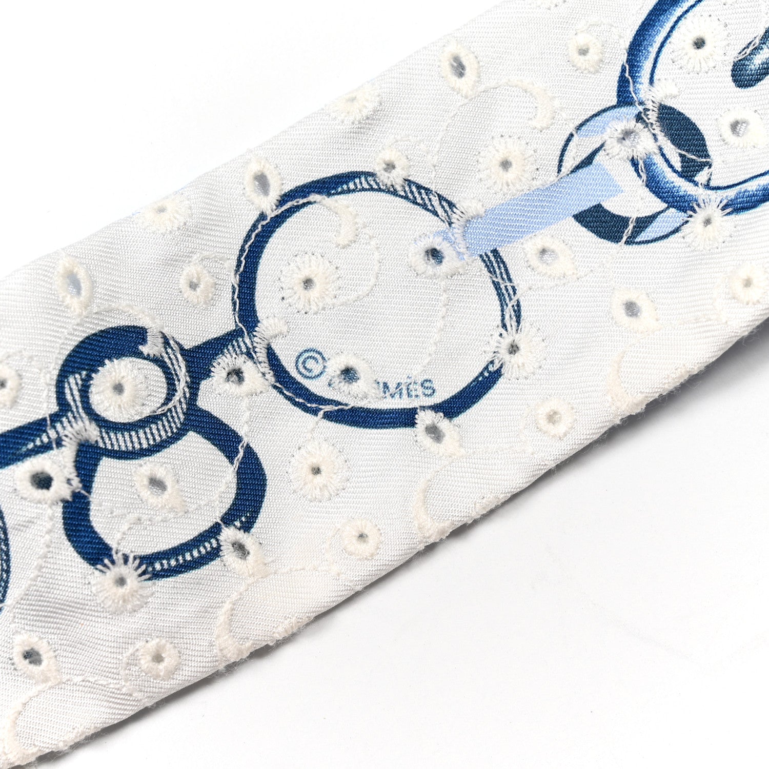 Hermes Silk Embroidered Do Re Boucles Broderie Anglaise Twilly Bleu White Marine 4 of 4