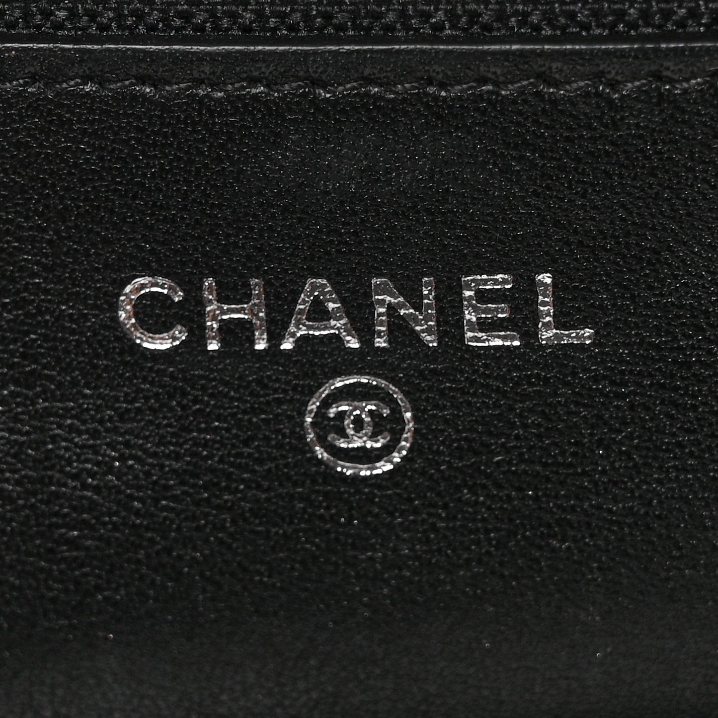 Patent Quilted Wallet On Chain WOC Black