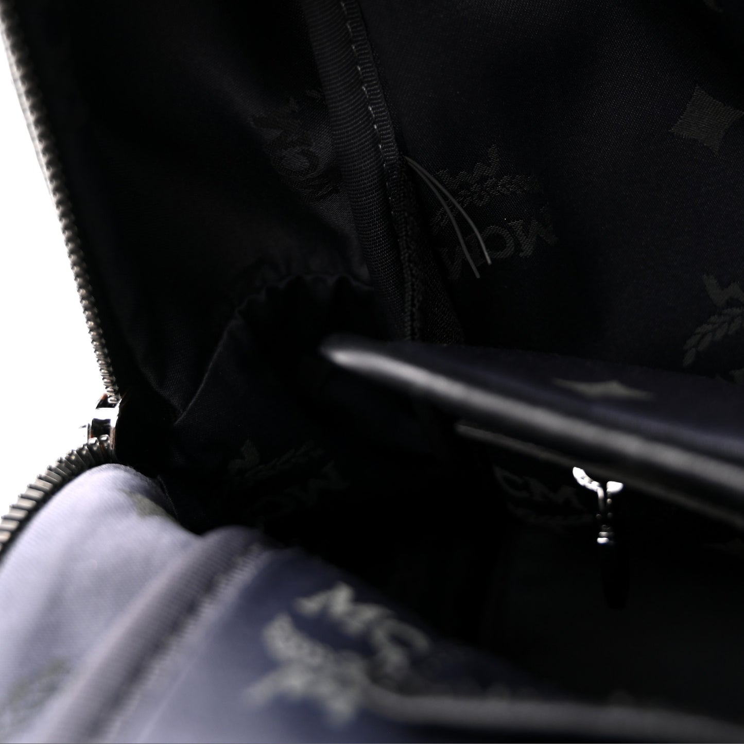 Visetos Studded Medium Dual Stark Backpack Black