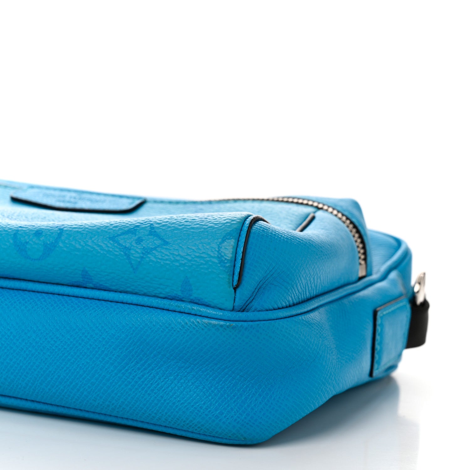Louis Vuitton Taigarama Outdoor Messenger Blue Lagoon 10 of 10