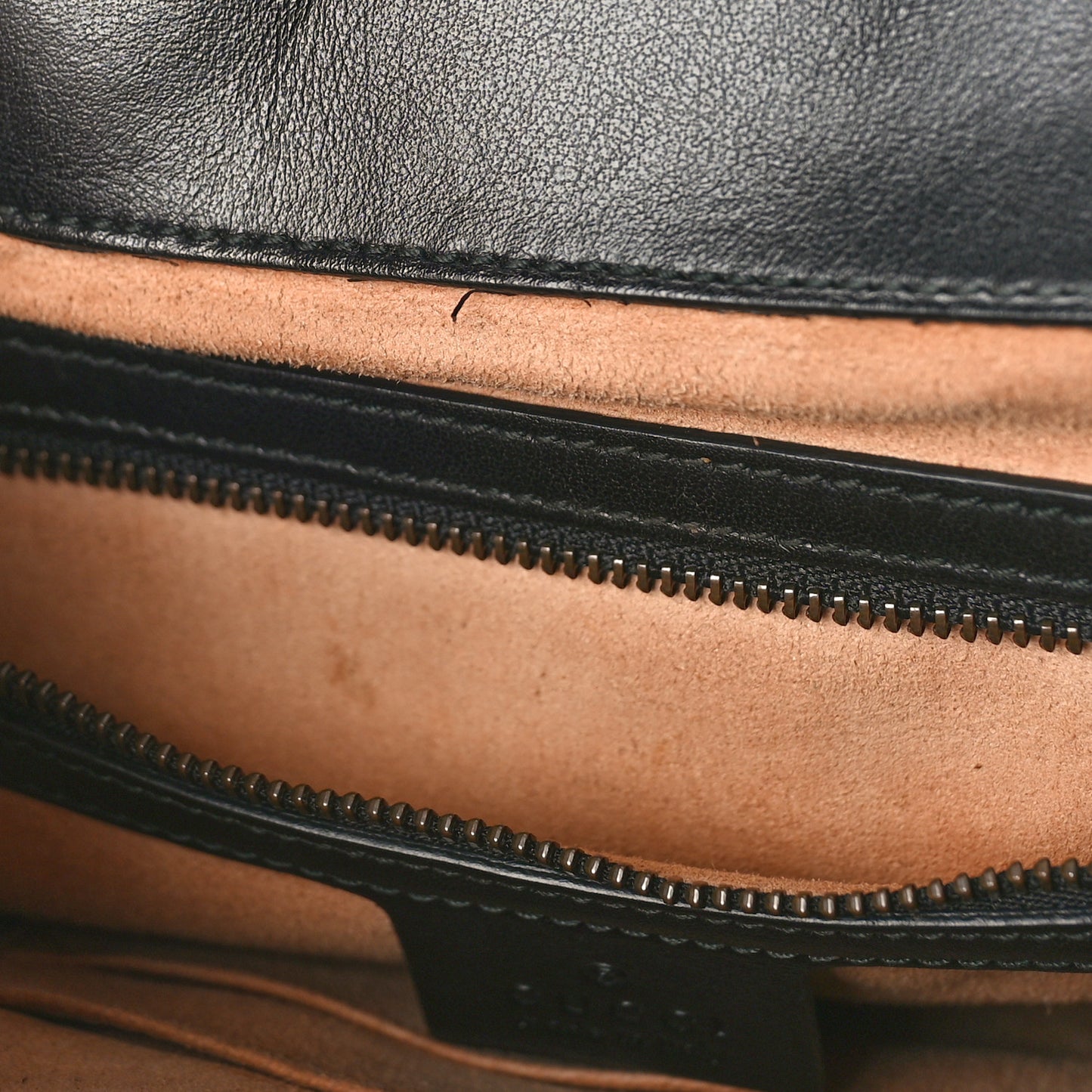 Calfskin Matelasse Medium GG Marmont Top Handle Shoulder Bag Black