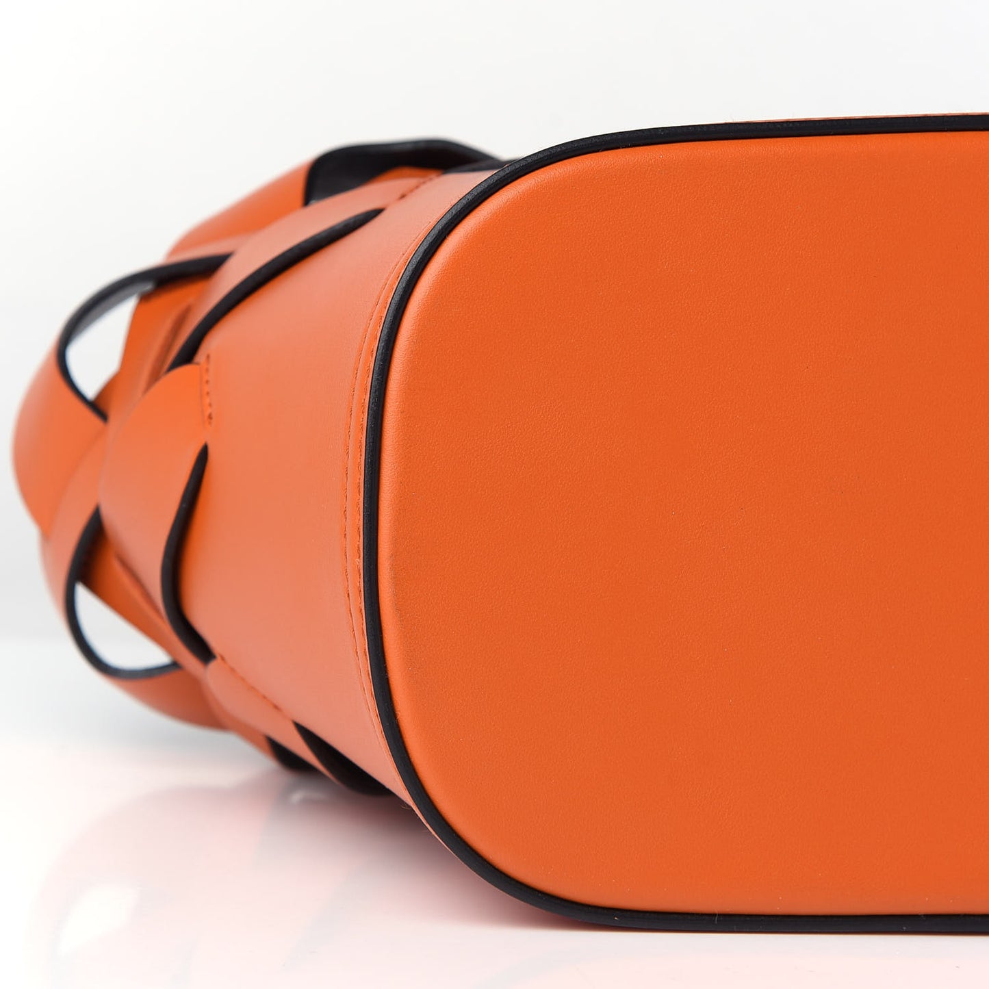 Vitello Intreccio Tote Bag Papaya Black