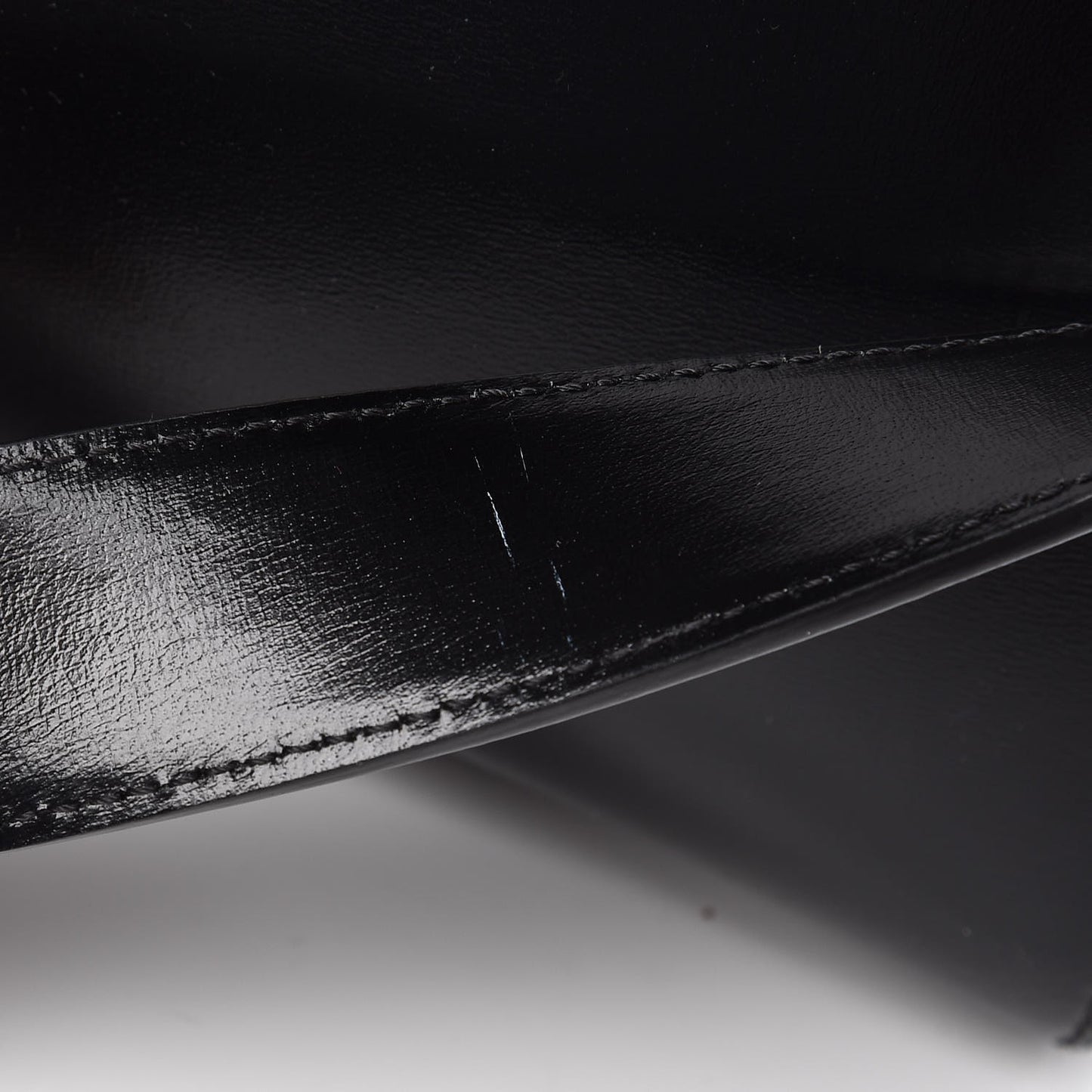 Shiny Lord Calfskin Medium Antigona Black