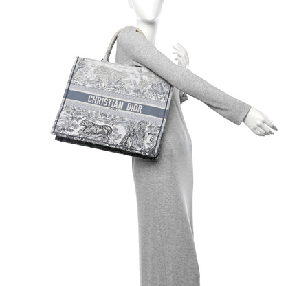 Christian Dior Gradient Canvas Embroidered Large Dioriviera Toile De Jouy Book Tote Blue 2 of 9
