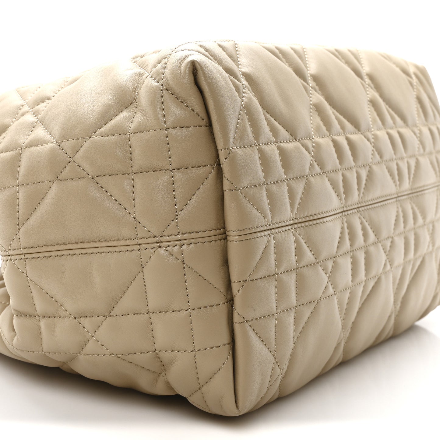 Calfskin Macrocannage Medium Toujours Tan Black