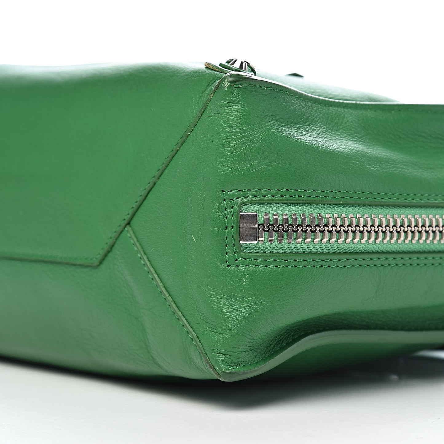 Veau Papier A6 Zip Around Tote Vert Trefle