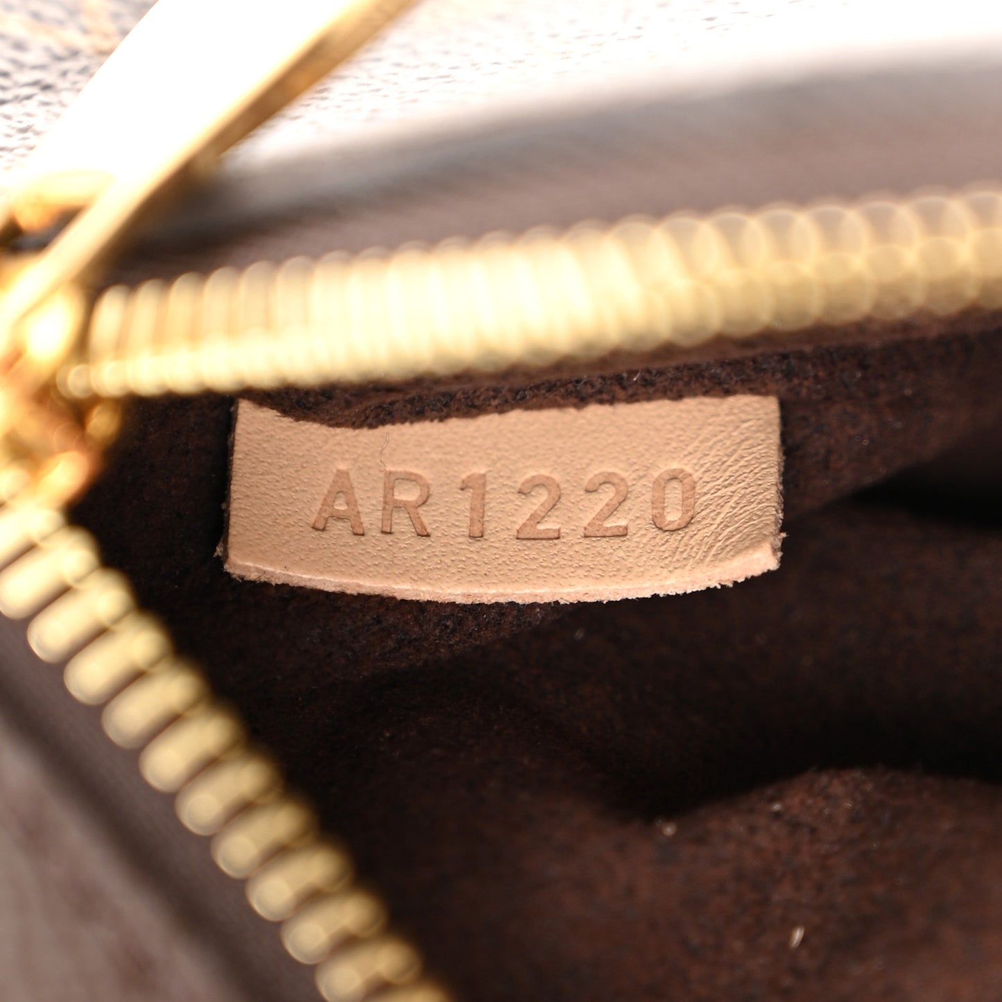 Monogram Pochette Metis