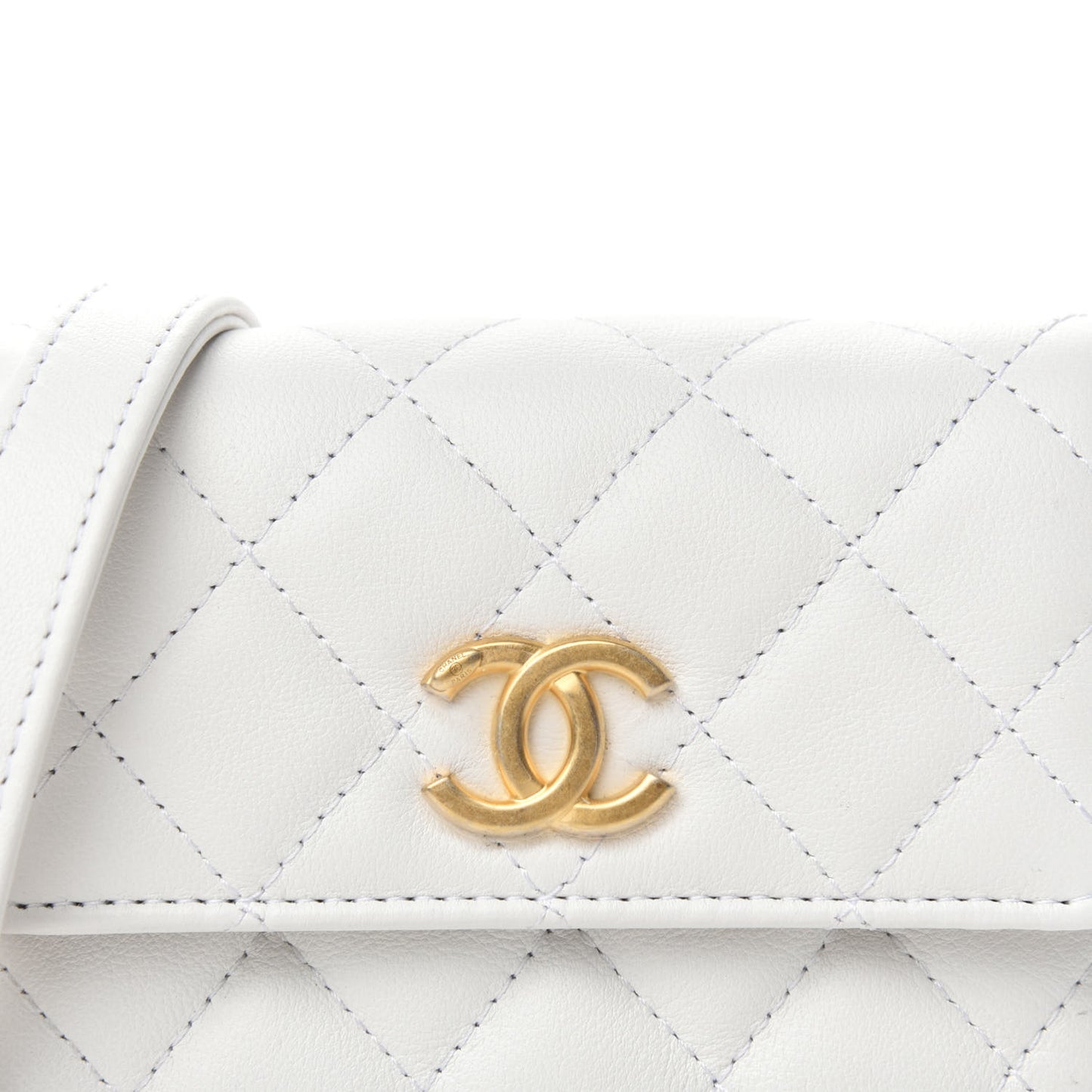 Calfskin Quilted About Pearls Card Holder Flap With Chain White
