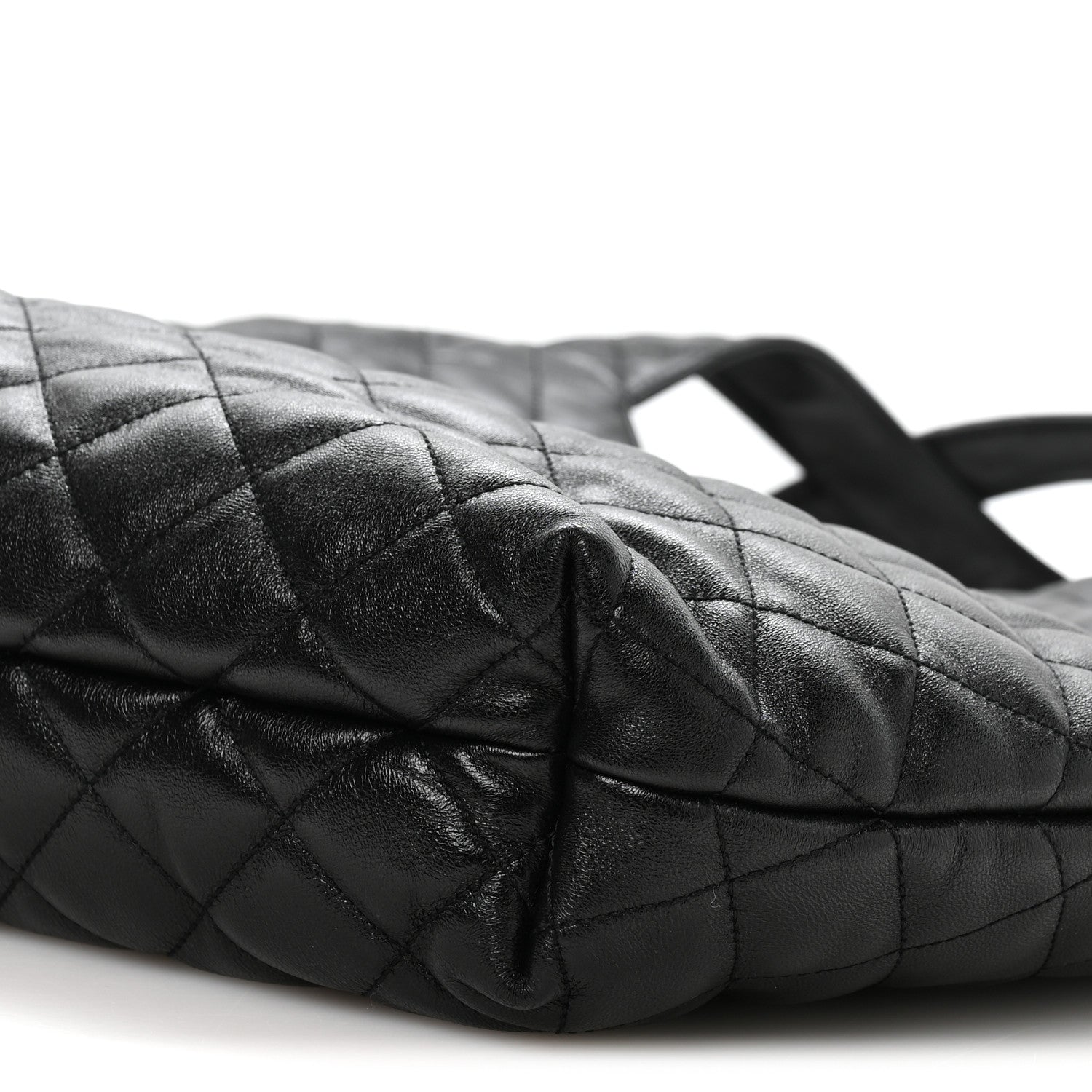 Saint Laurent Lambskin Quilted Maxi Icare Shopping Tote Black 10 of 10