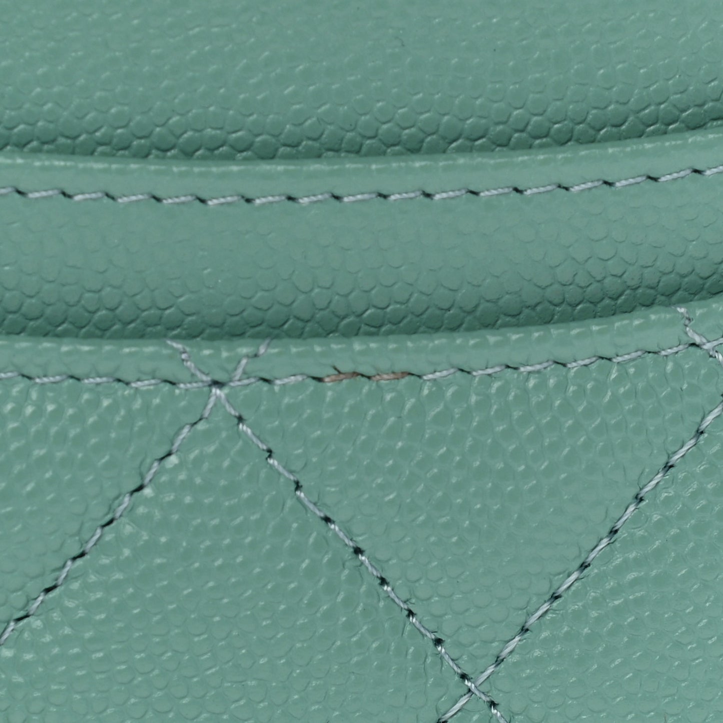 Caviar Quilted Card Holder Green