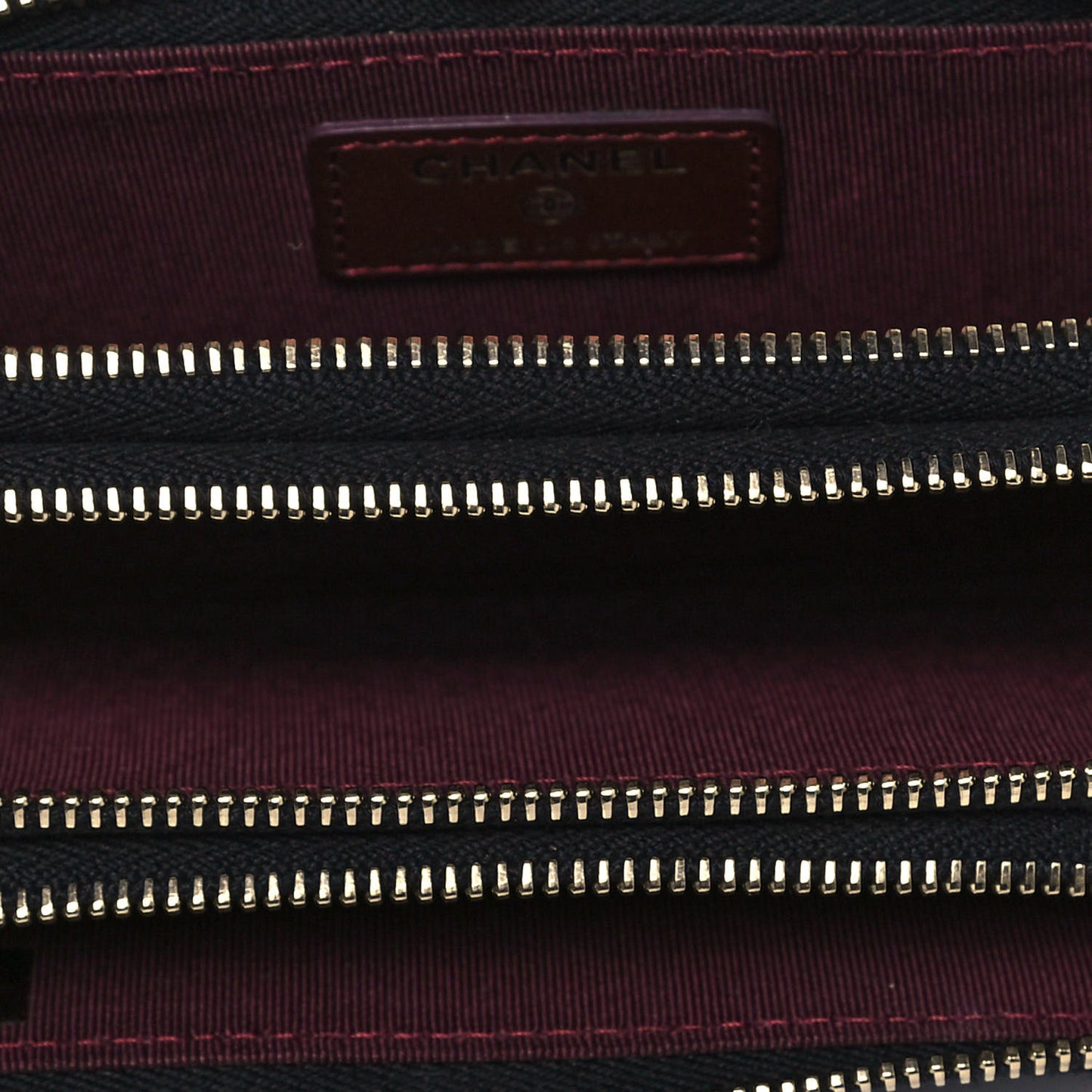 Quilted Medium Gusset Double Zip Around Black