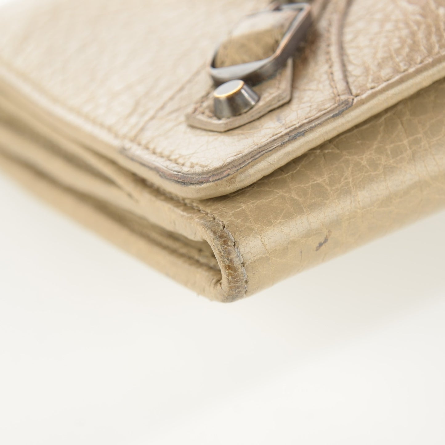 Agneau Classic Hardware Money Wallet Beige Latte
