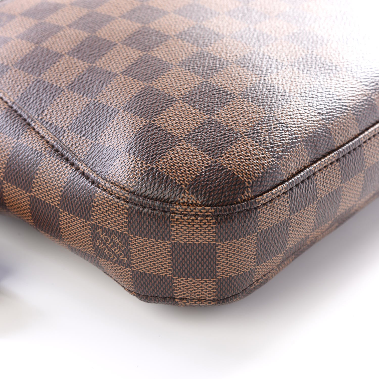 Louis Vuitton Damier Ebene South Bank Besace 5 of 16