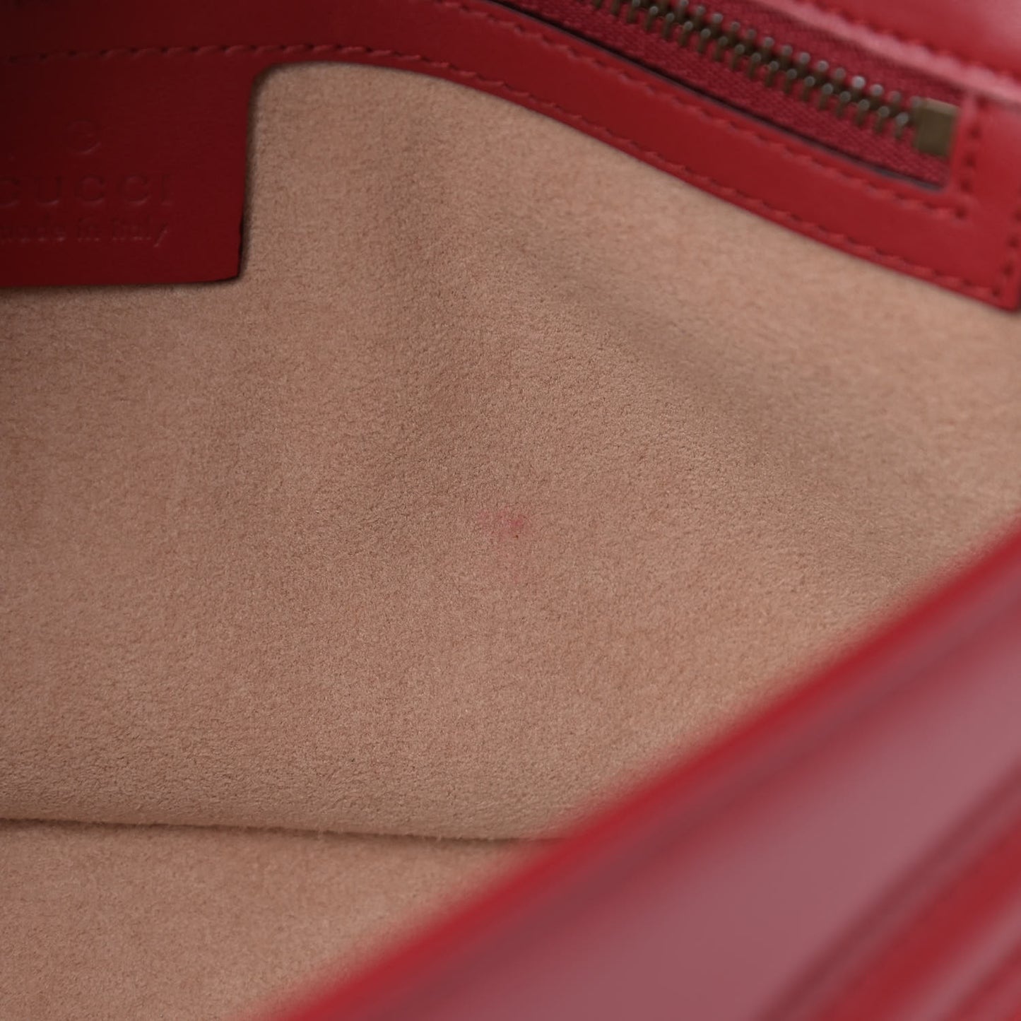 Calfskin Matelasse Small GG Marmont Shoulder Bag Hibiscus Red