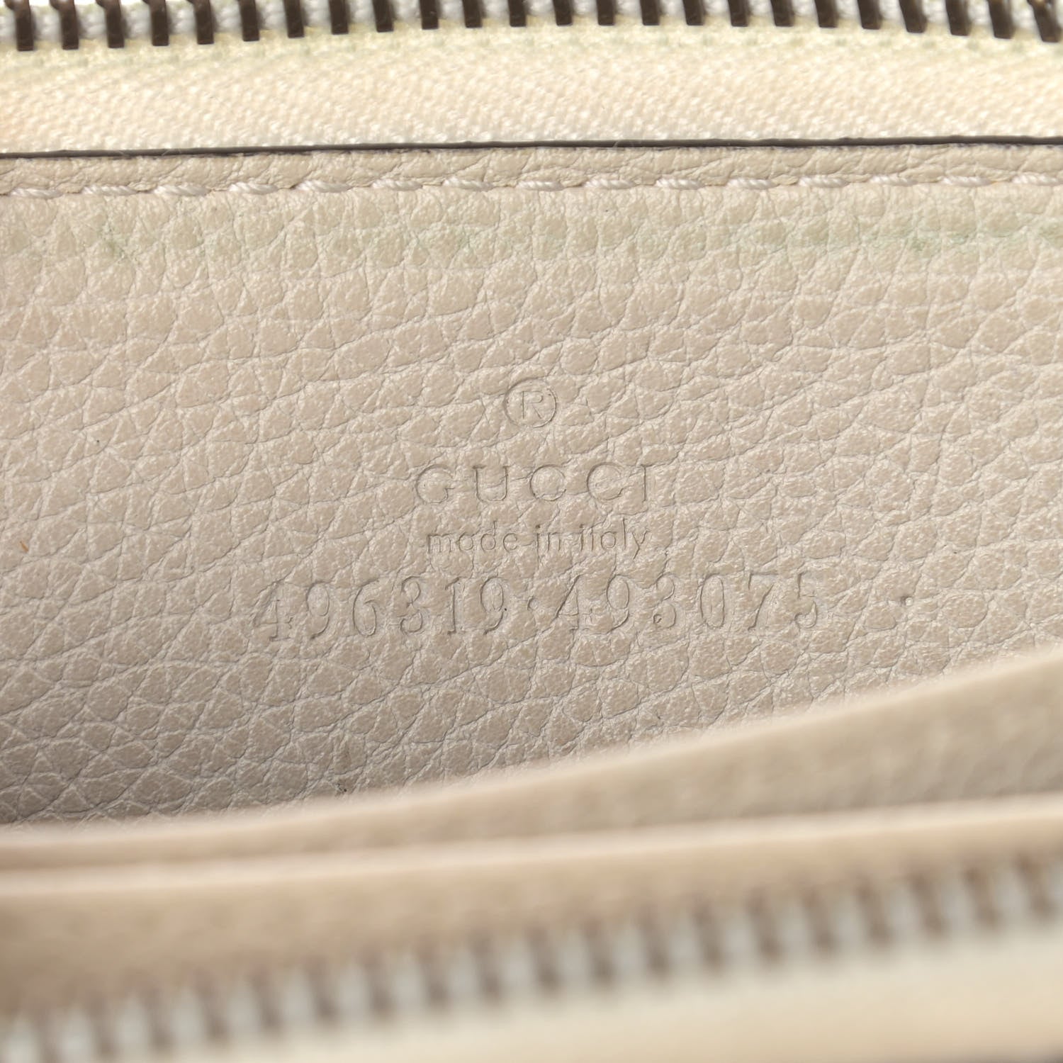 Gucci Calfskin Logo Zip Around Card Case White 6 of 7