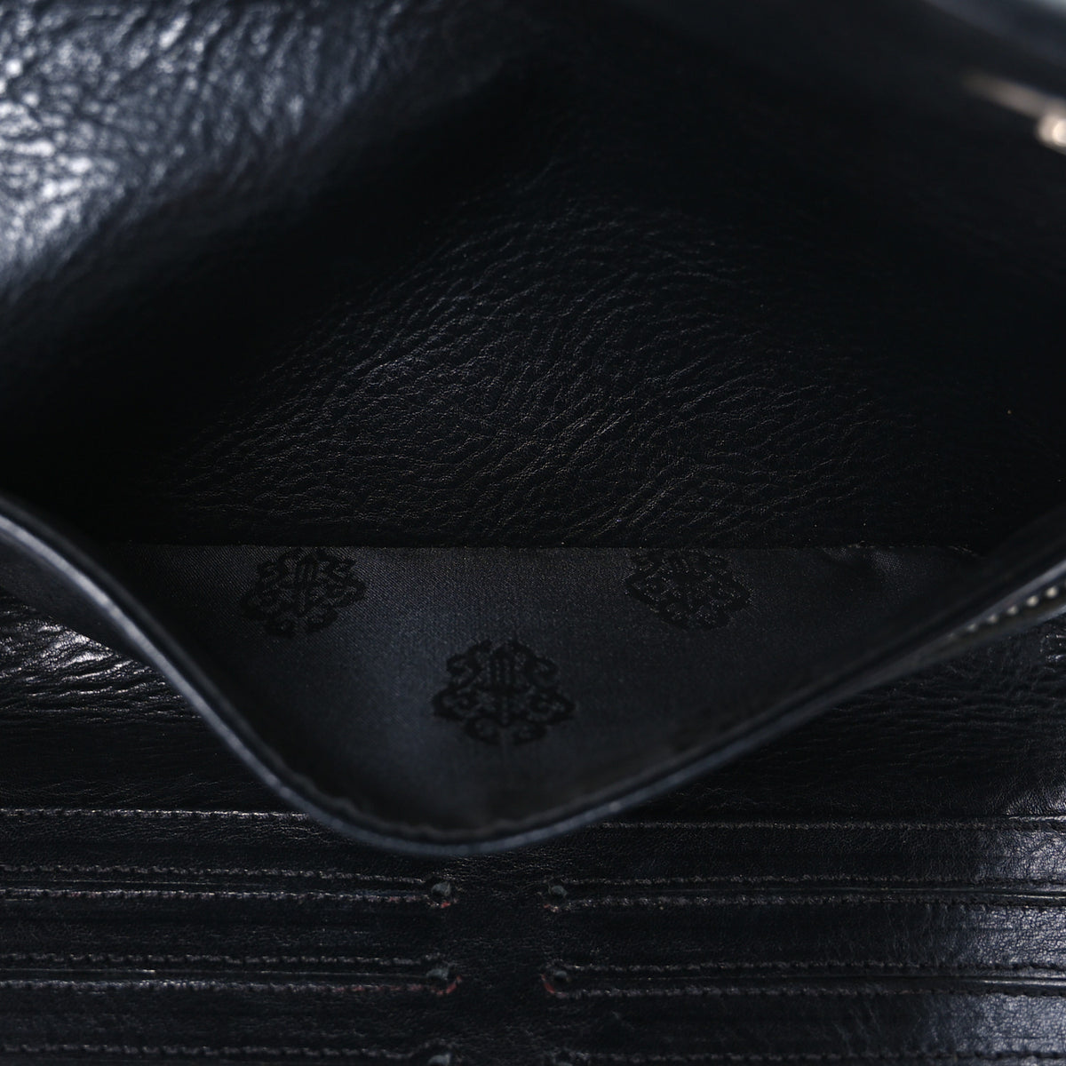 Lambskin Cross Snap Wave 4 Tri Fold Wallet Black