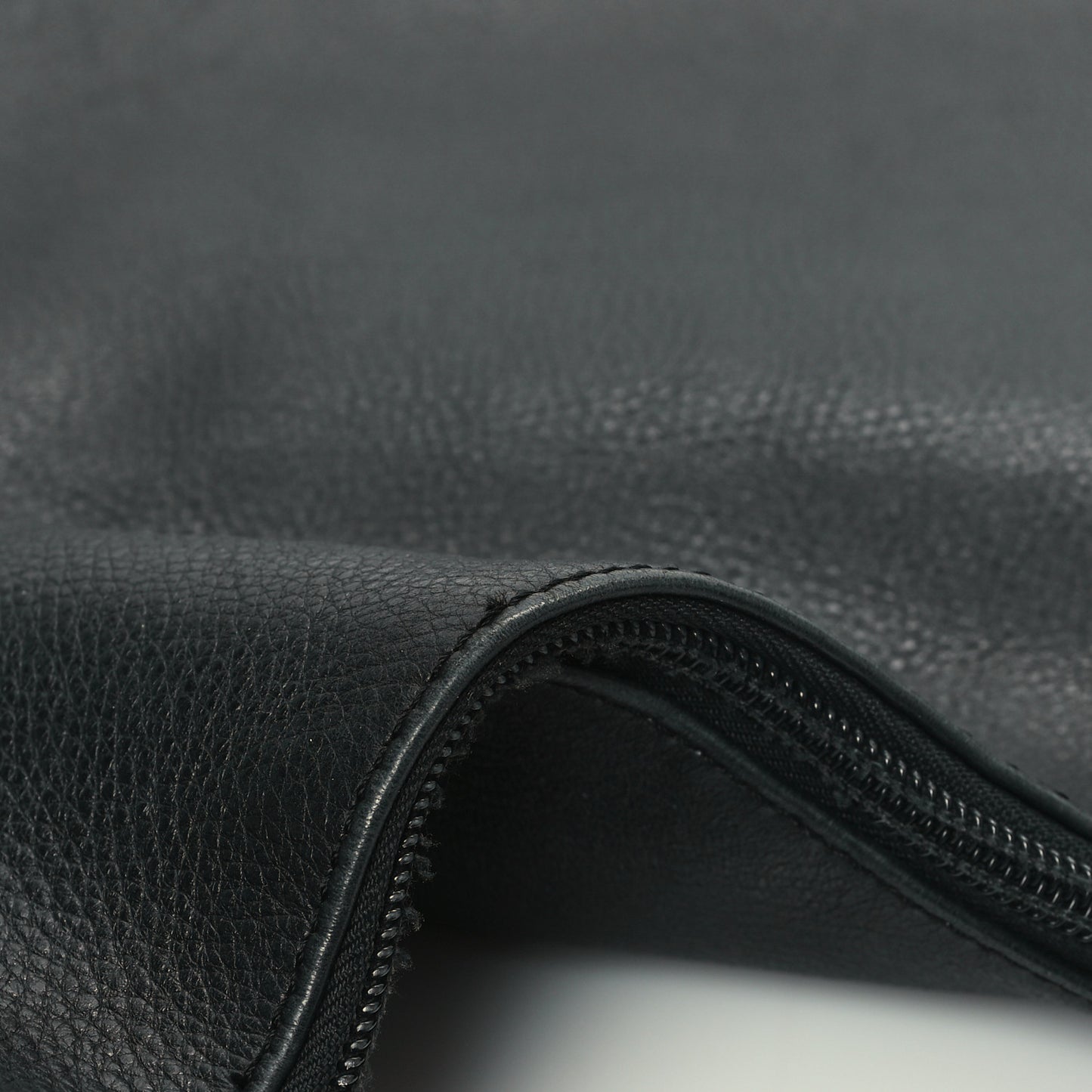 Calfskin Medium Horsebit Chain Hobo Black