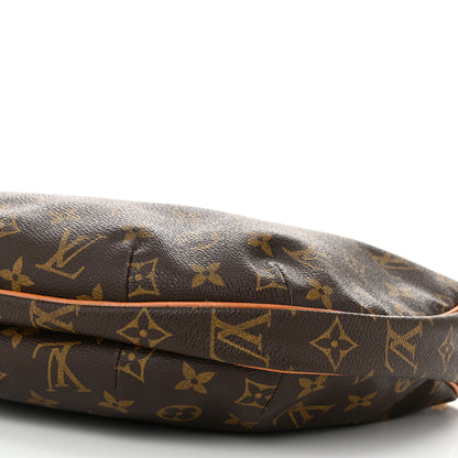 Louis Vuitton Monogram Croissant MM 9 of 10