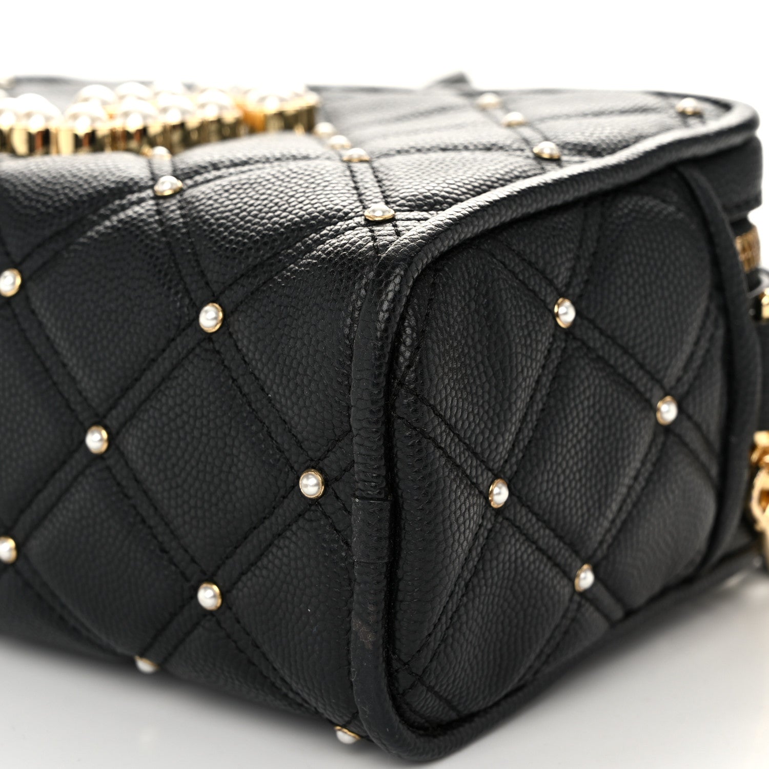 Marc Jacobs Calfskin Quilted Pearl The Softshot 21 Bag Black 10 of 10