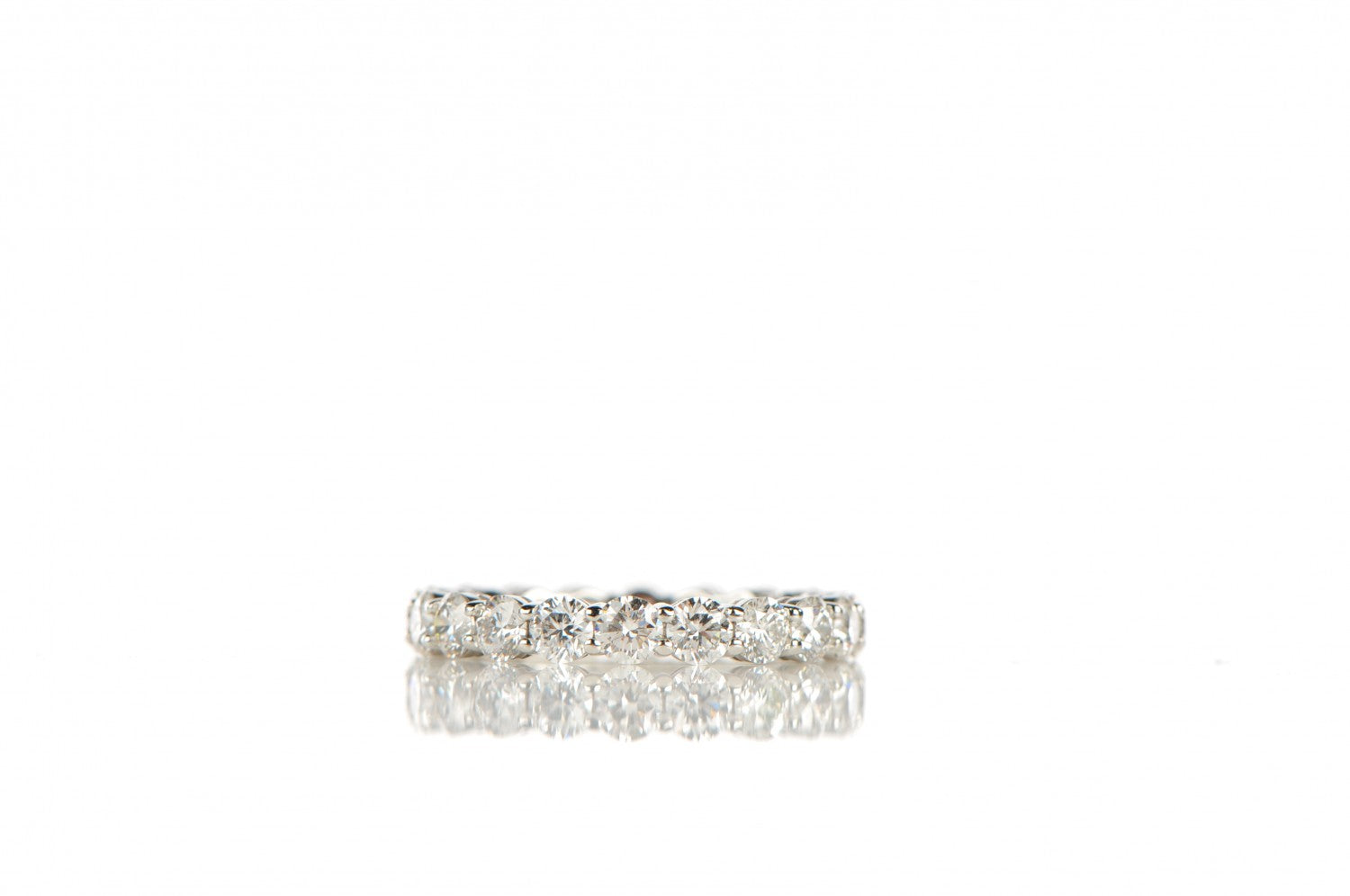Tiffany Platinum Diamond Shared Setting Band Ring 8.25 11 of 15