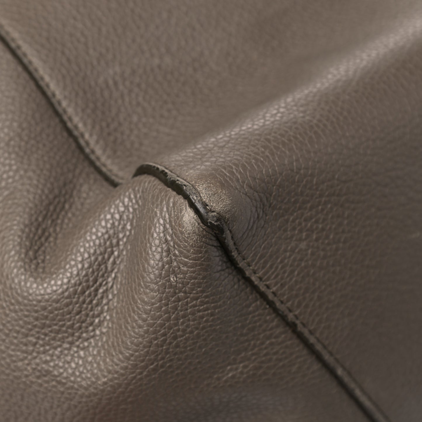 Soft Grained Calfskin Medium Belt Cabas Phantom Souris