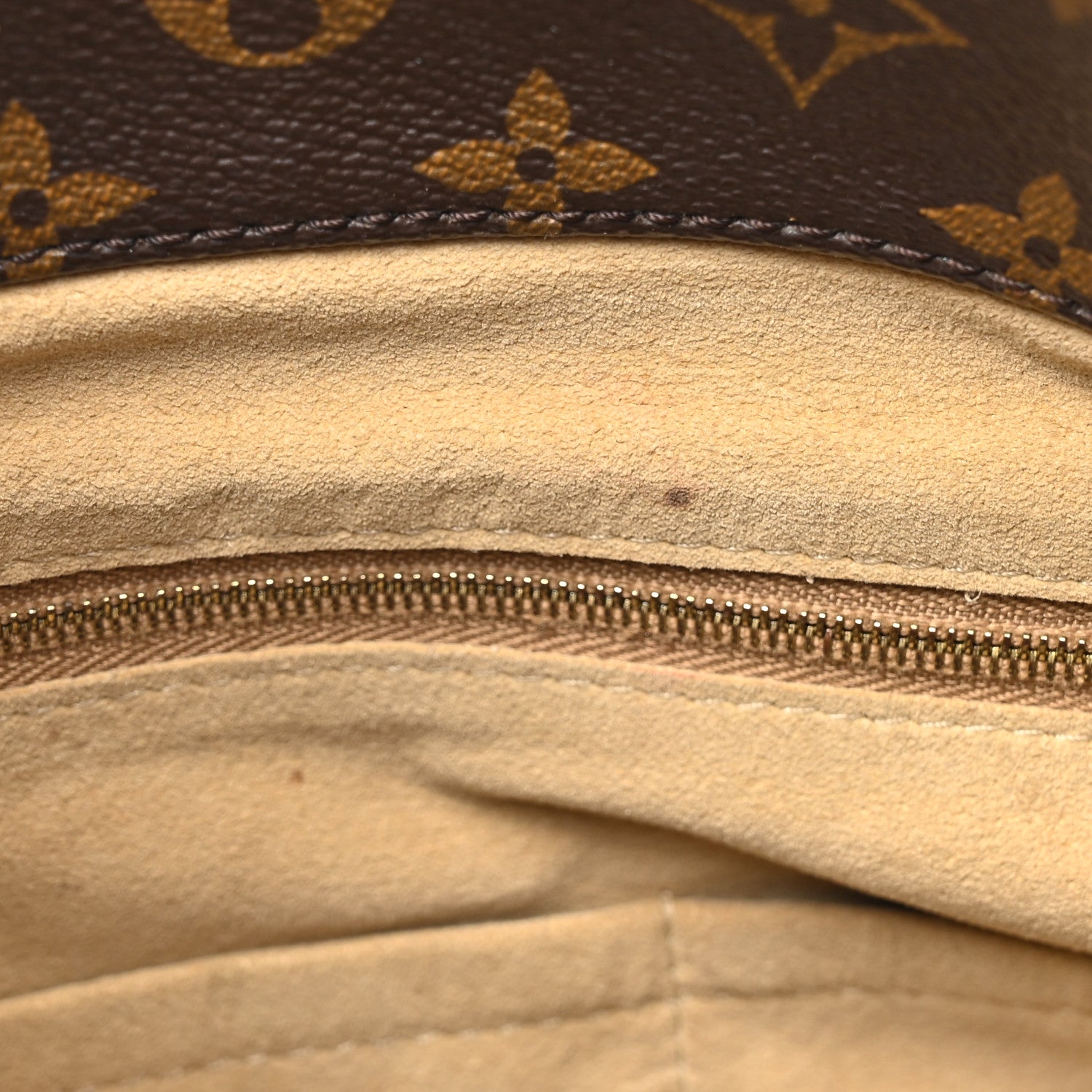 Louis Vuitton Monogram Artsy MM 11 of 13