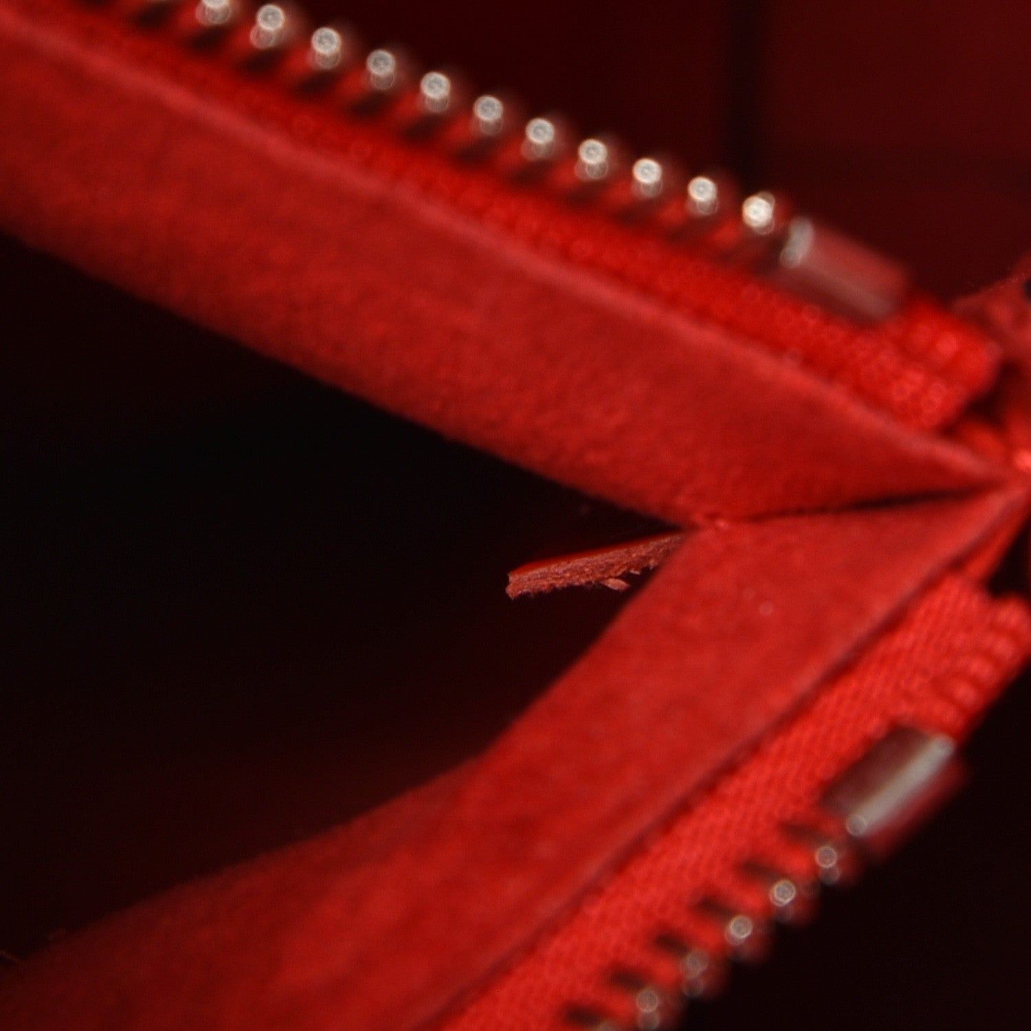 Louis Vuitton Epi Neonoe Indigo Coquelicot 9 of 9