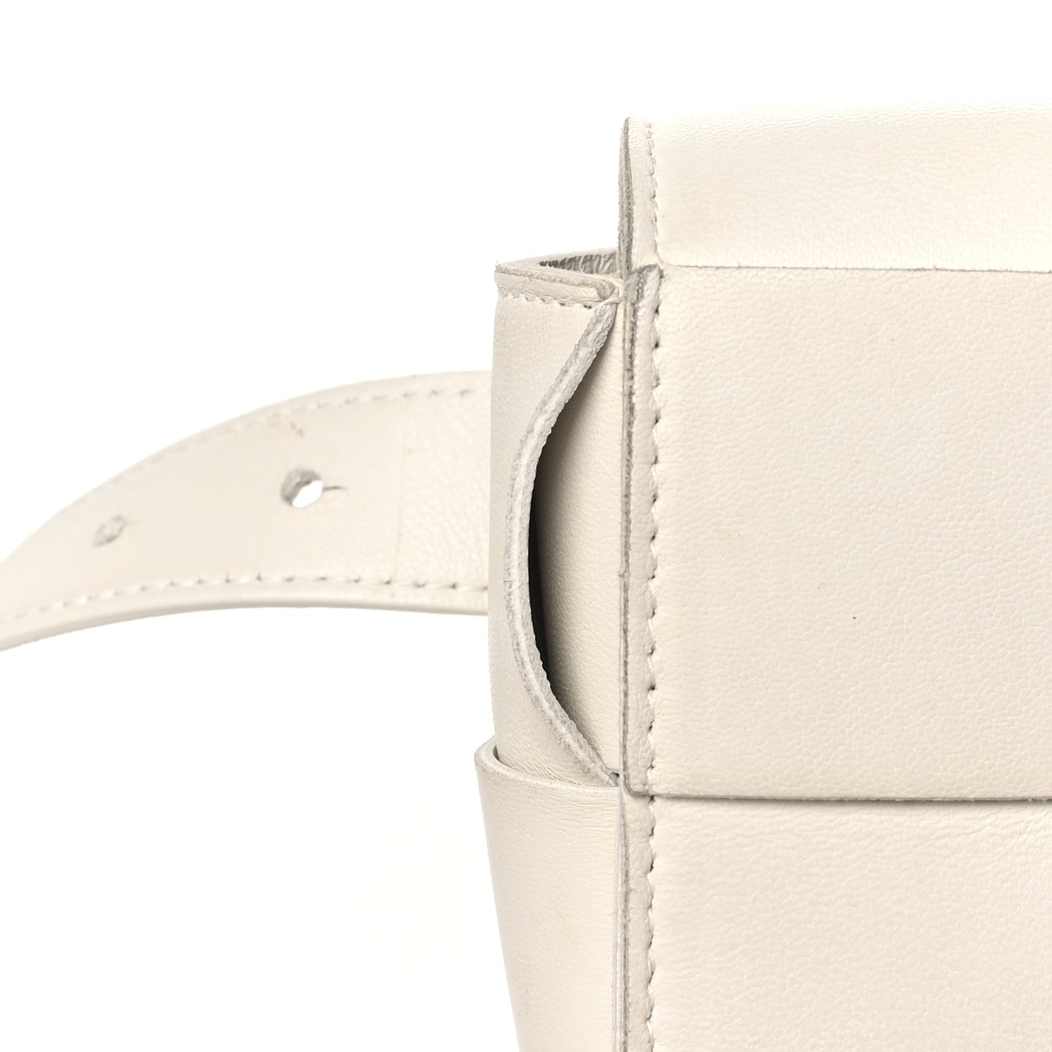 Bottega Veneta Nappa Maxi Intreccio The Belt Cassette Bag White 14 of 14