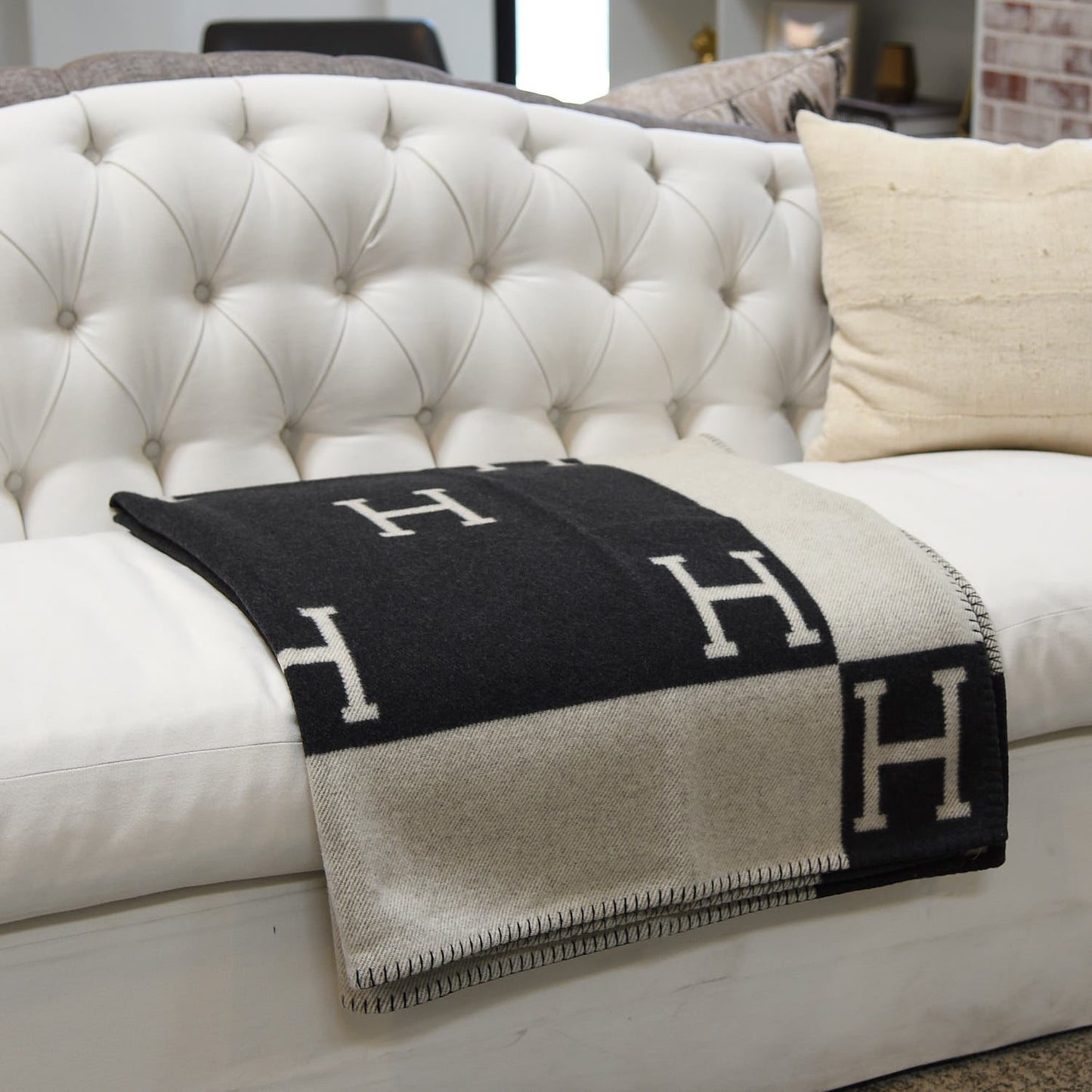 Wool Cashmere Avalon Blanket Ecru Gris Fonce