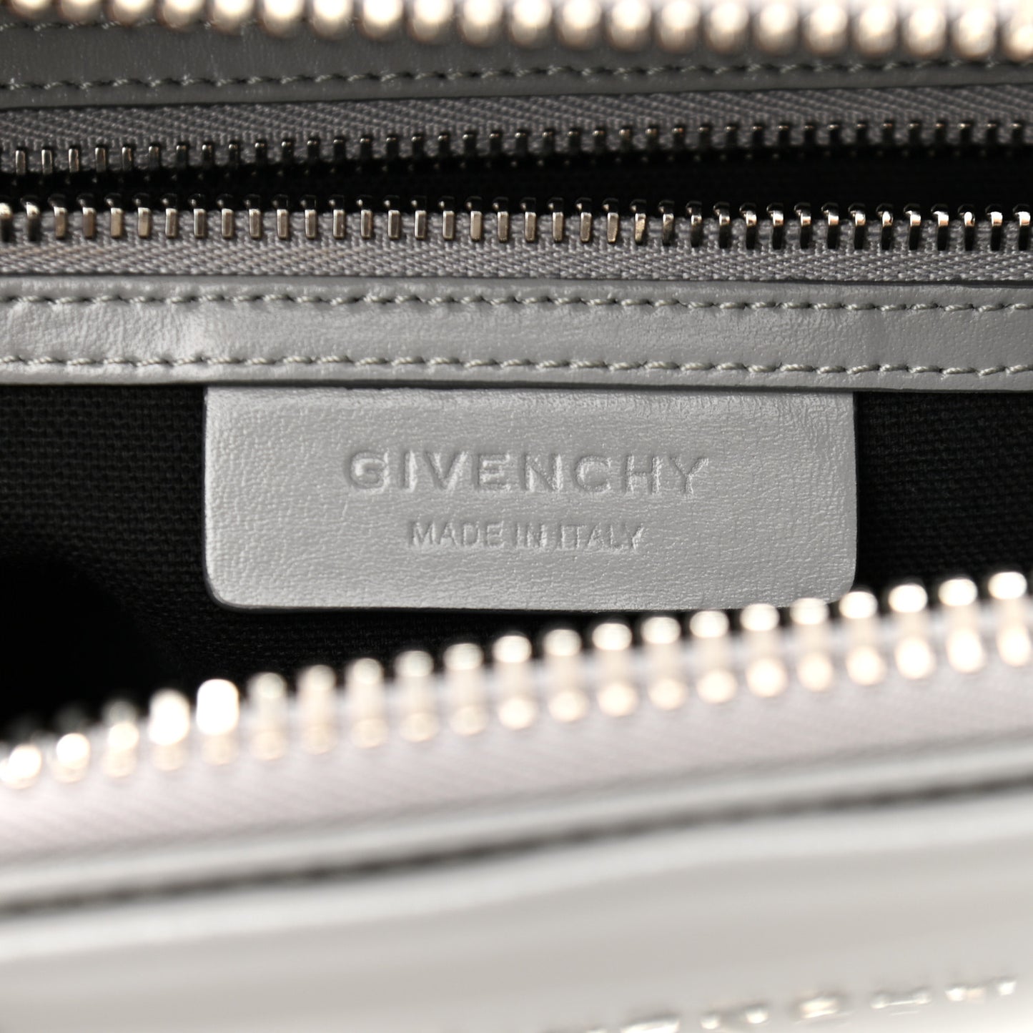 Shiny Lord Calfskin Small Antigona Pearl Grey