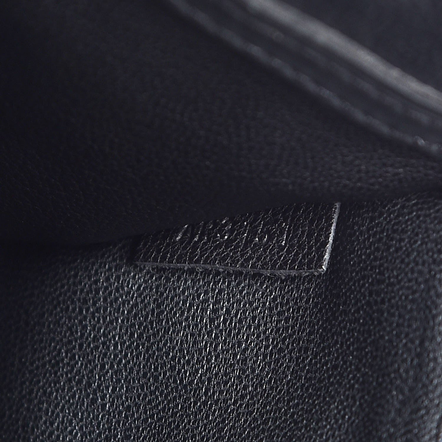 Louis Vuitton Cuir Obsession Lockit East West Black 7 of 8