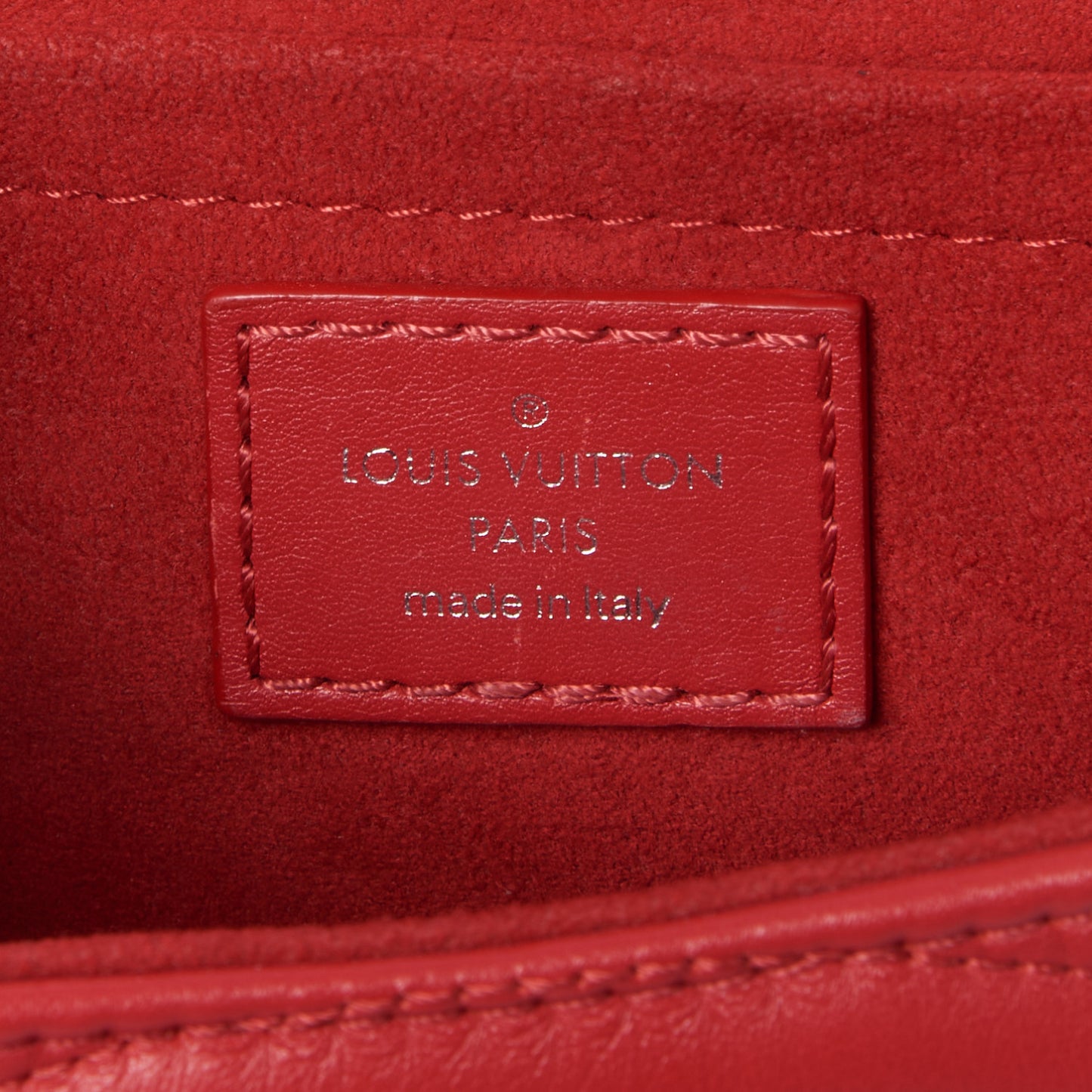 Calfskin New Wave Chain MM Ecarlate