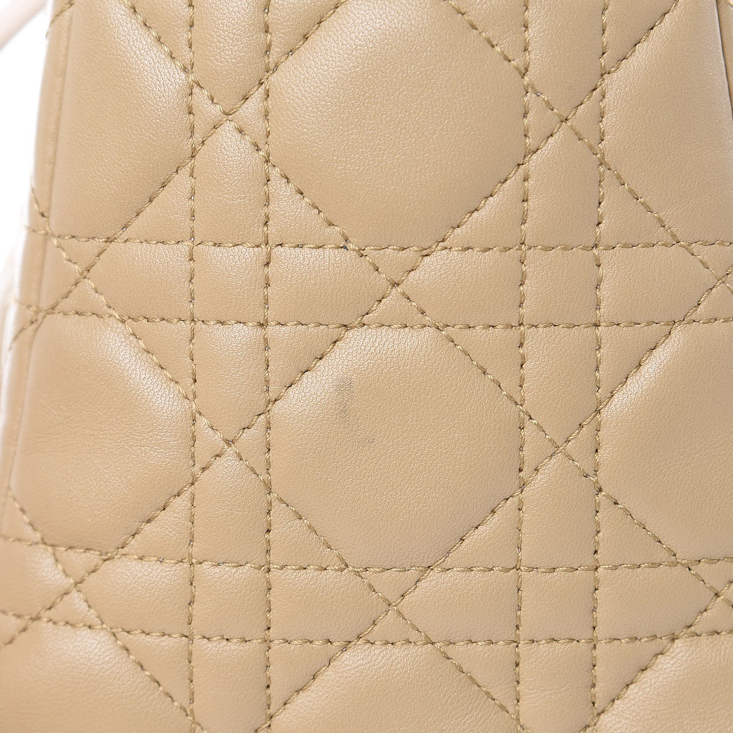 Lambskin Cannage Medium Lady Dior Beige