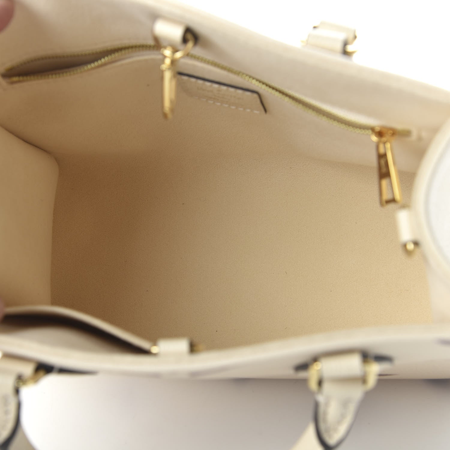 Louis Vuitton Empreinte Monogram Giant Onthego PM Creme Bois De Rose 5 of 10