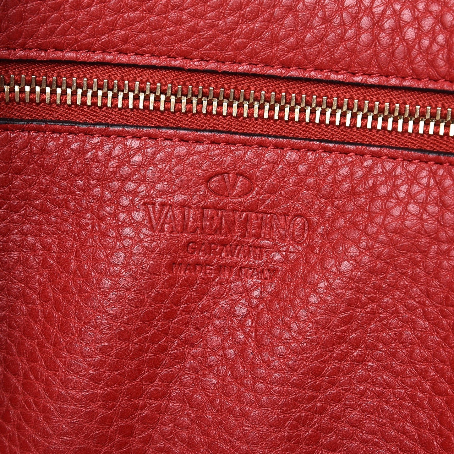 Pebbled Calfskin Medium Rockstud Tote Rosso Valentino