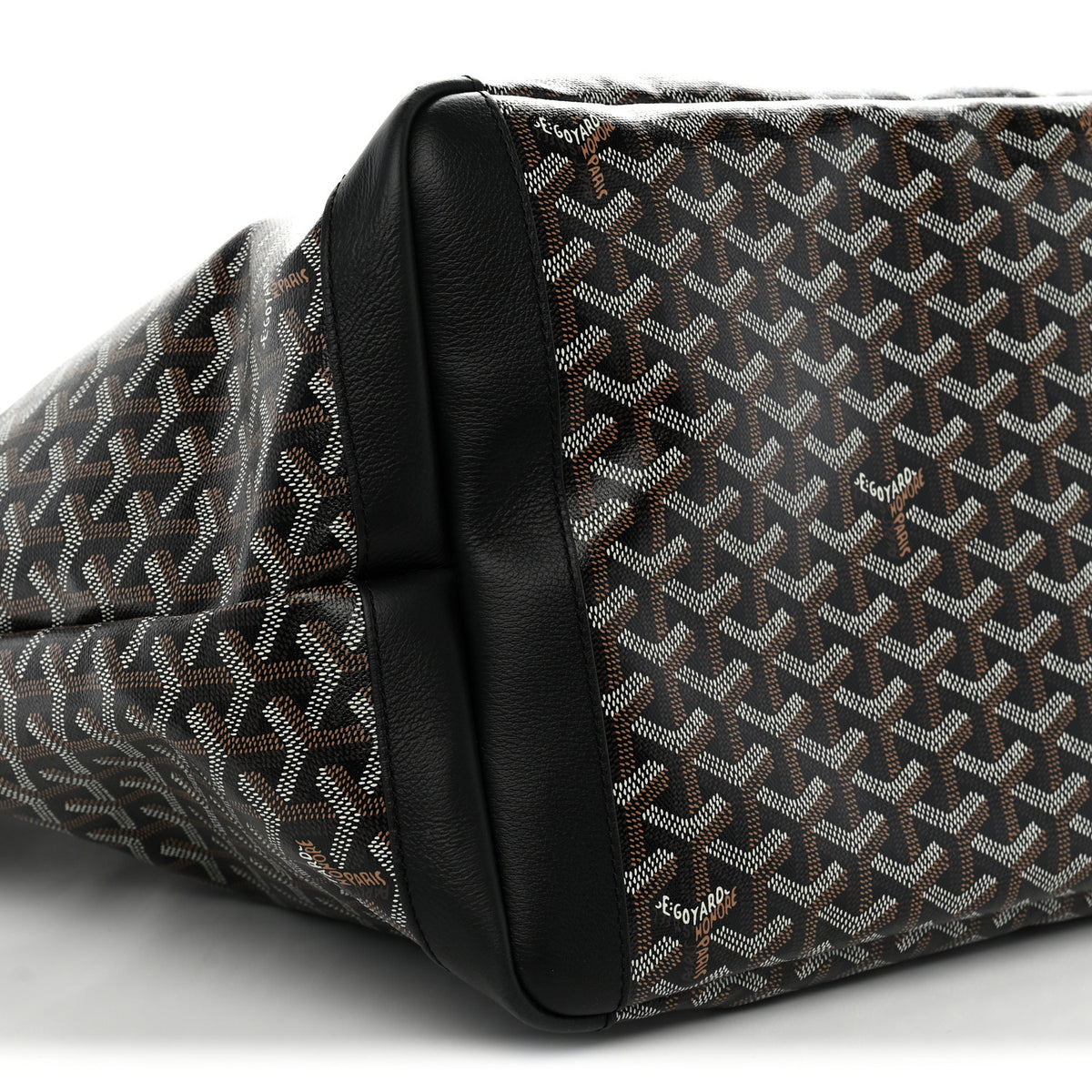 Goyardine Artois GM Black