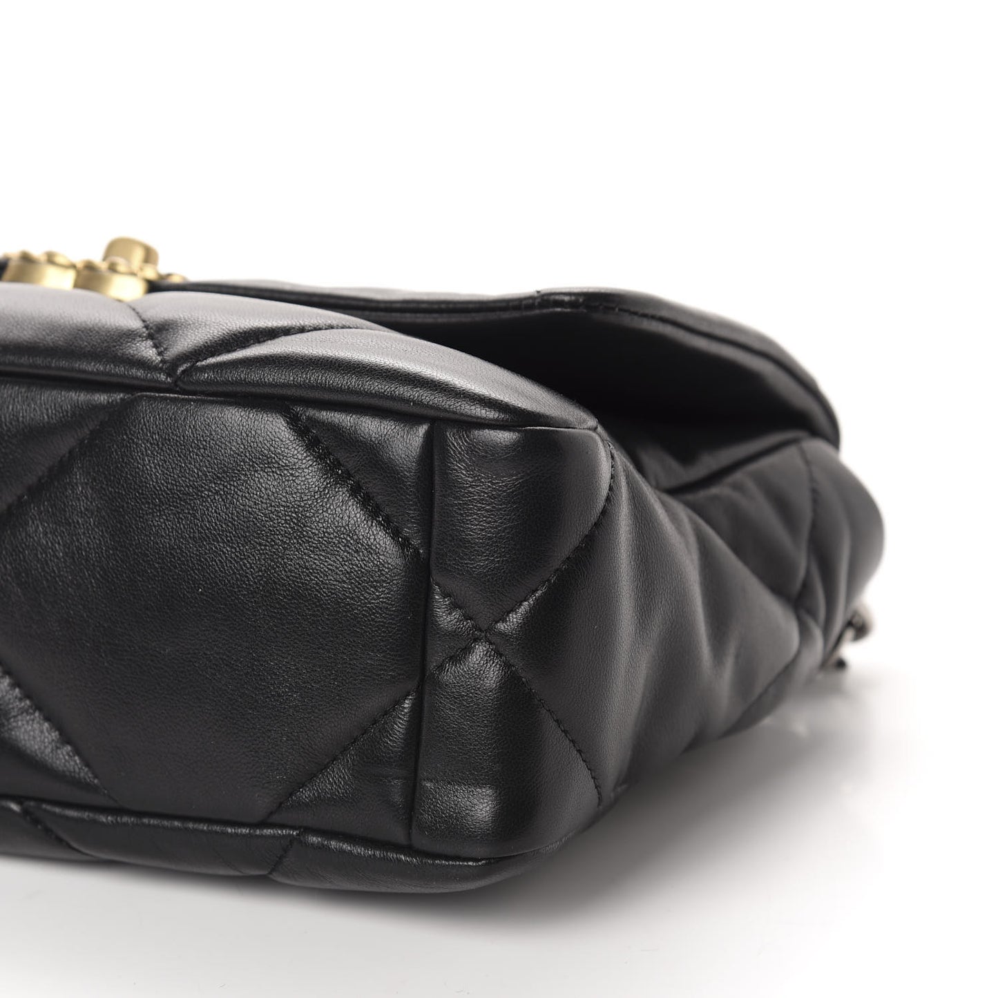 Lambskin Quilted Medium 19 Flap Black
