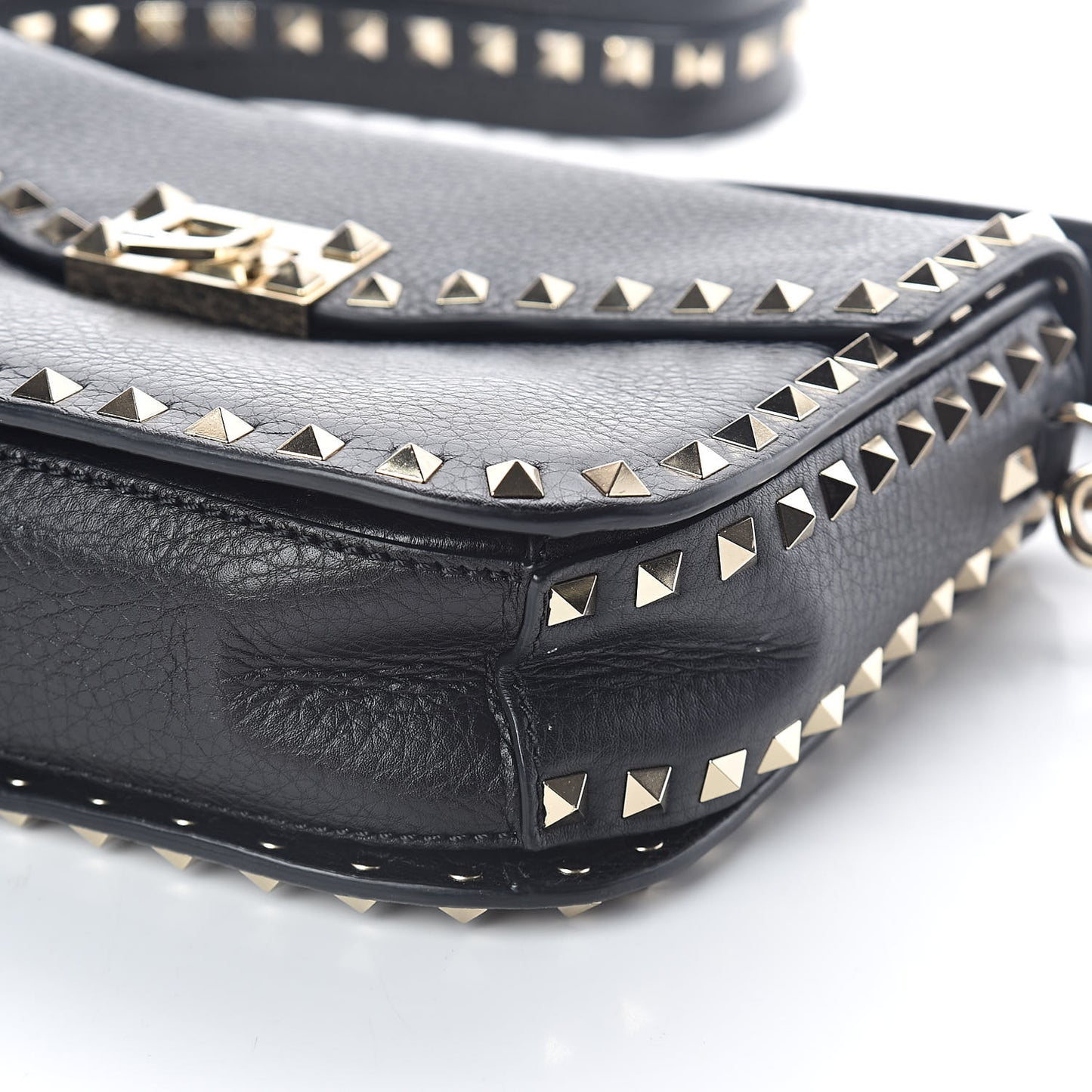 Pebbled Calfskin Medium Rockstud Flap Saddle Bag Black