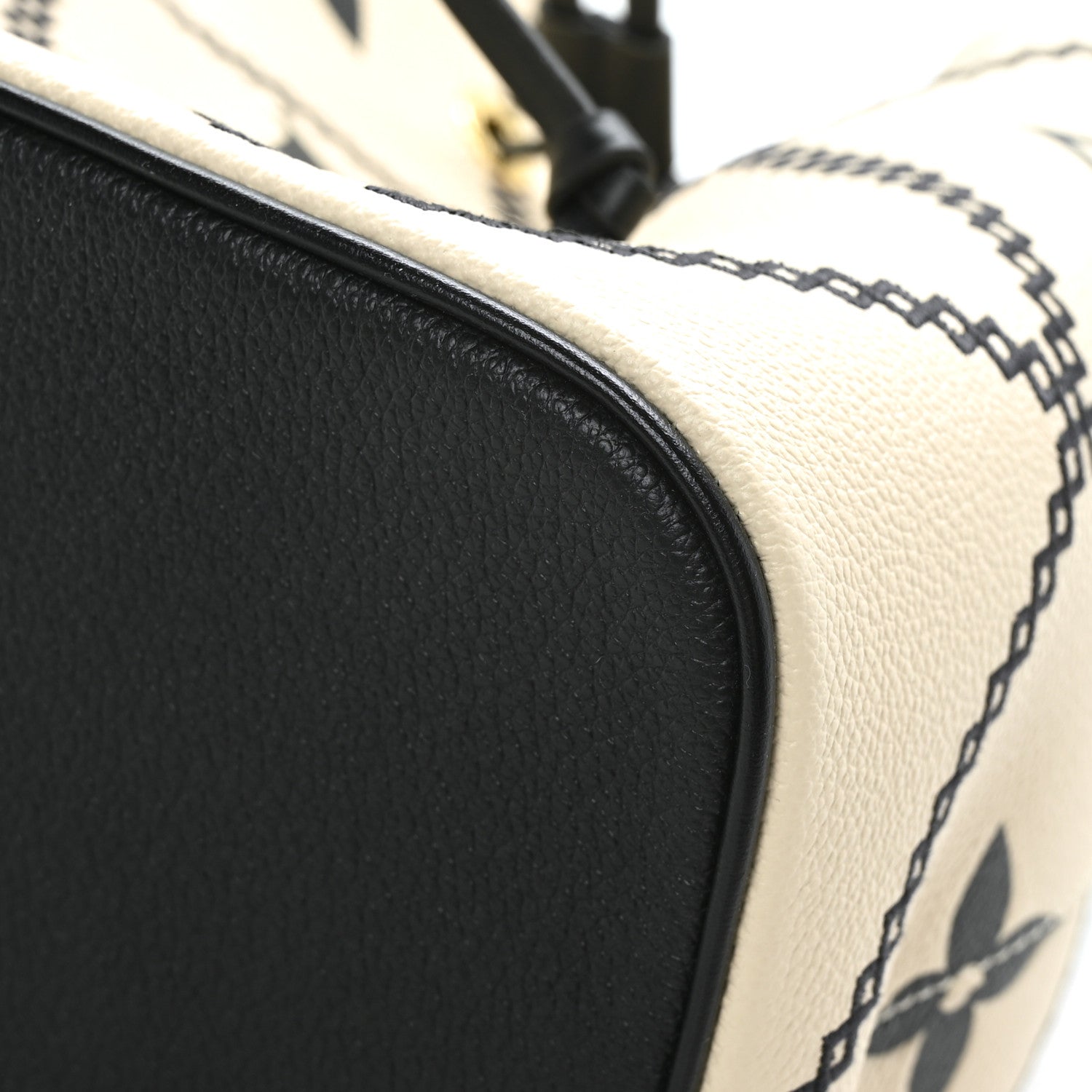 Louis Vuitton Empreinte Monogram Giant Broderies Neonoe MM Cream Black 9 of 11