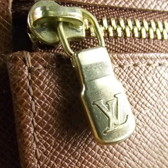 Louis Vuitton Monogram Passport Wallet 7 of 8