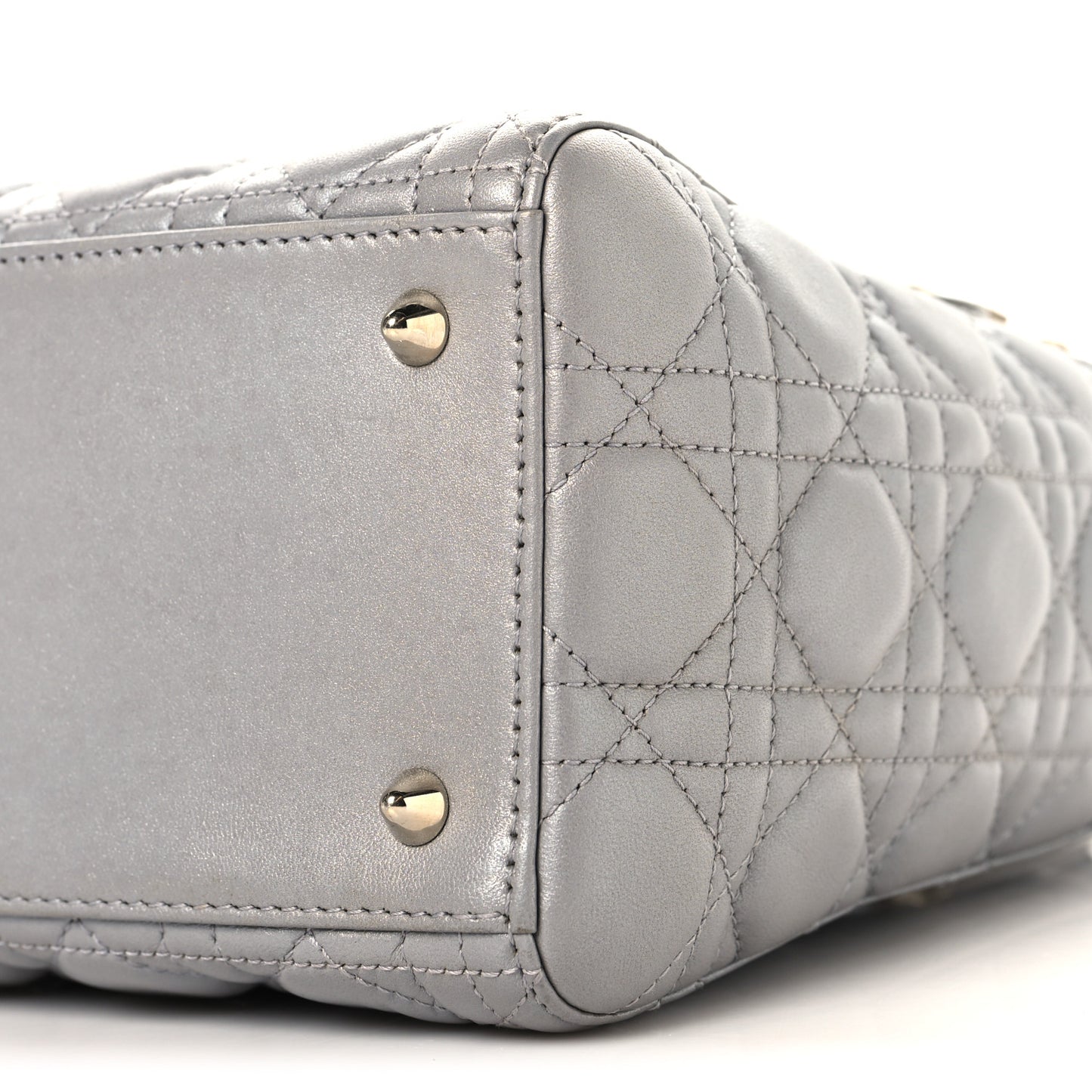 Pearly Lambskin Cannage Medium Lady Dior Grey
