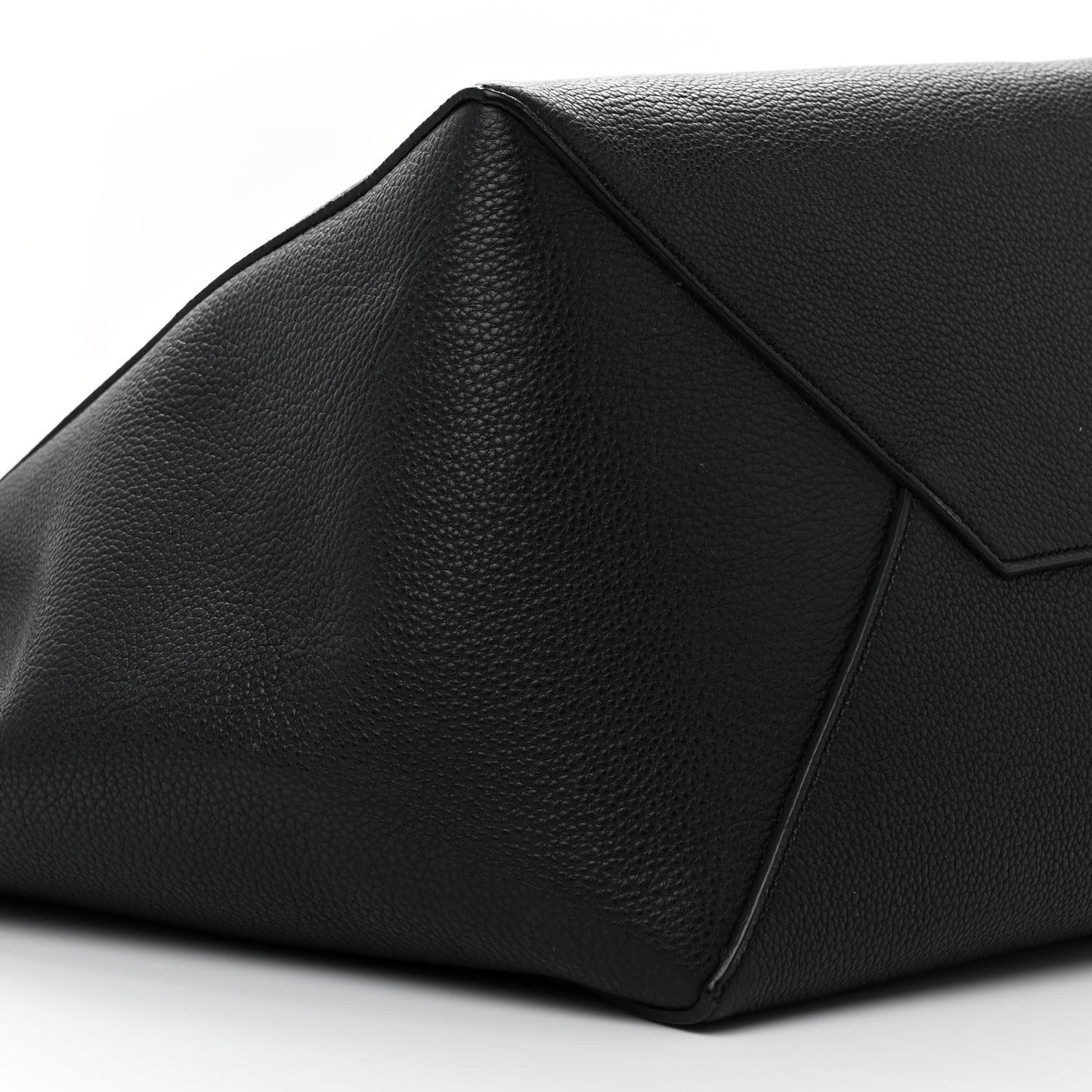 Soft Grained Calfskin Medium Belt Cabas Phantom Black