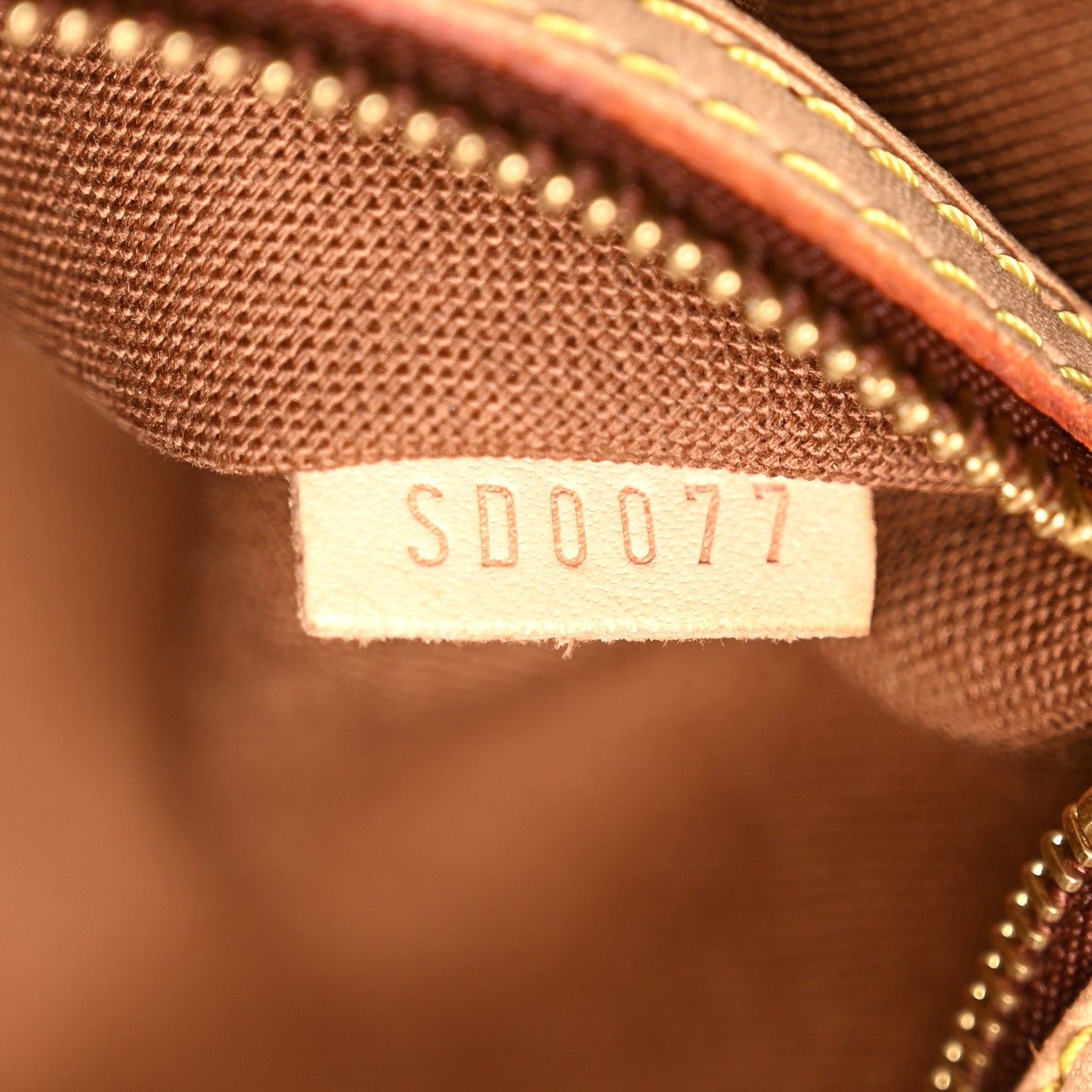 Louis Vuitton Monogram Batignolles Horizontal 7 of 11