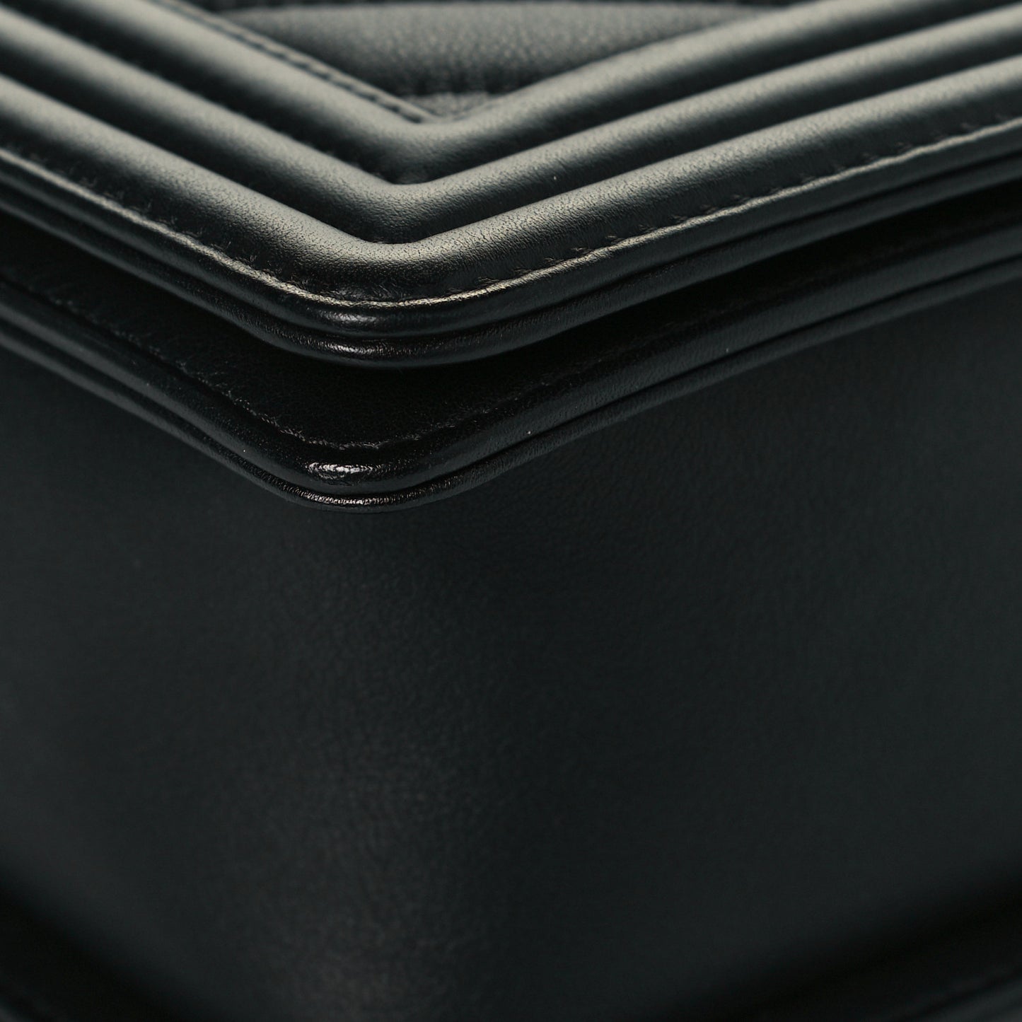 Calfskin Chevron Quilted New Medium Boy Flap Black