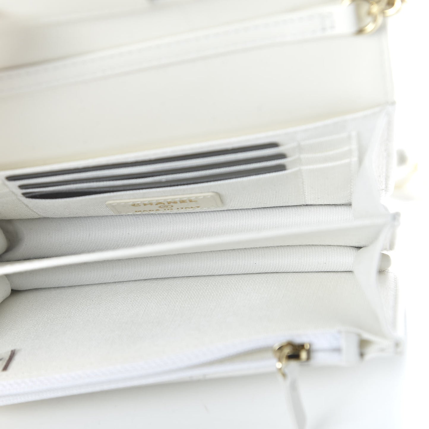 Calfskin Quilted Pearl Mini Wallet On Chain WOC White