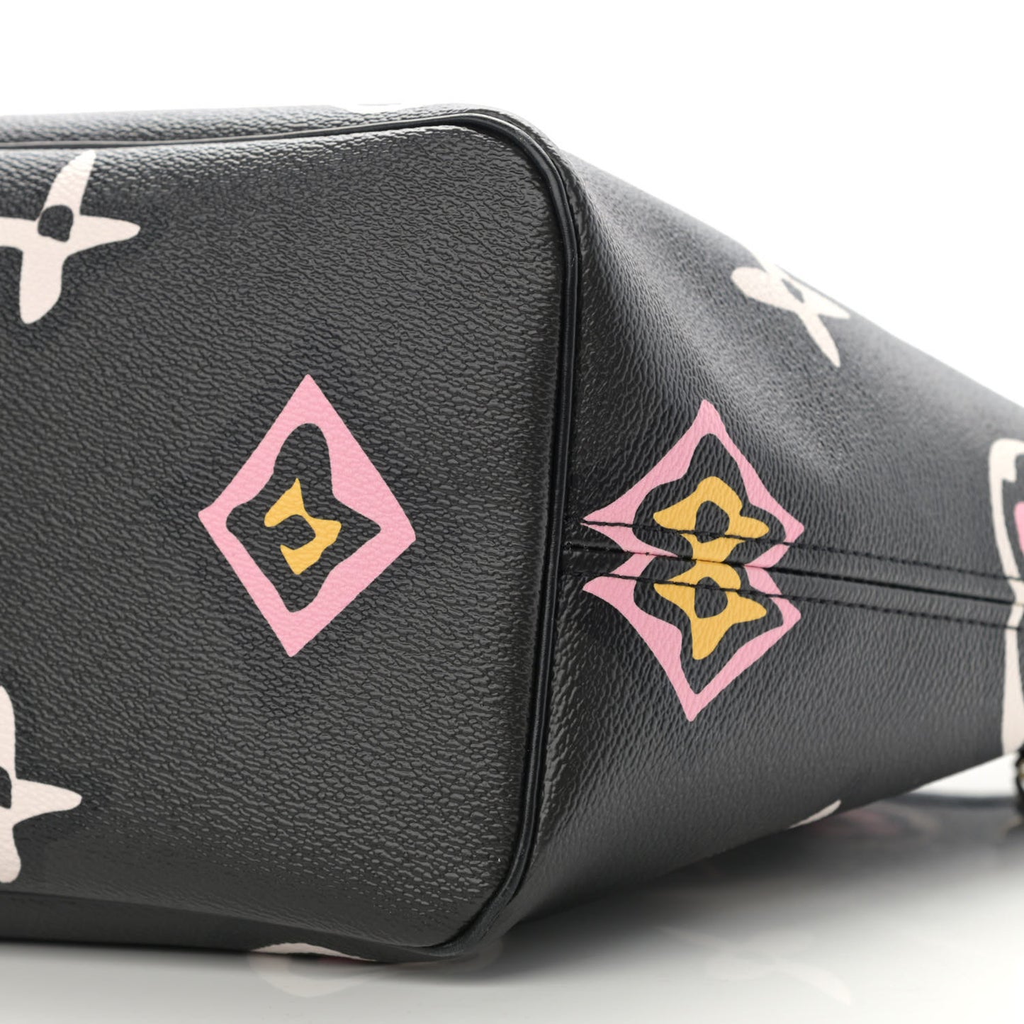 Monogram Giant Wild At Heart Neverfull MM Black