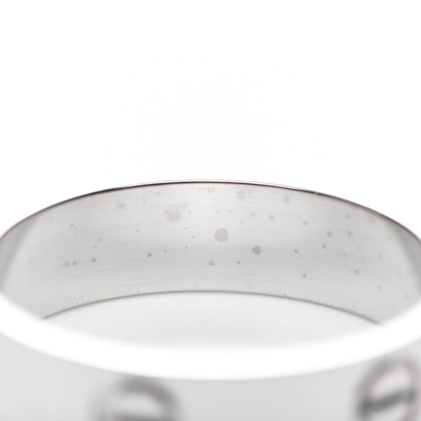 18K White Gold 5.5mm LOVE Ring 60 9