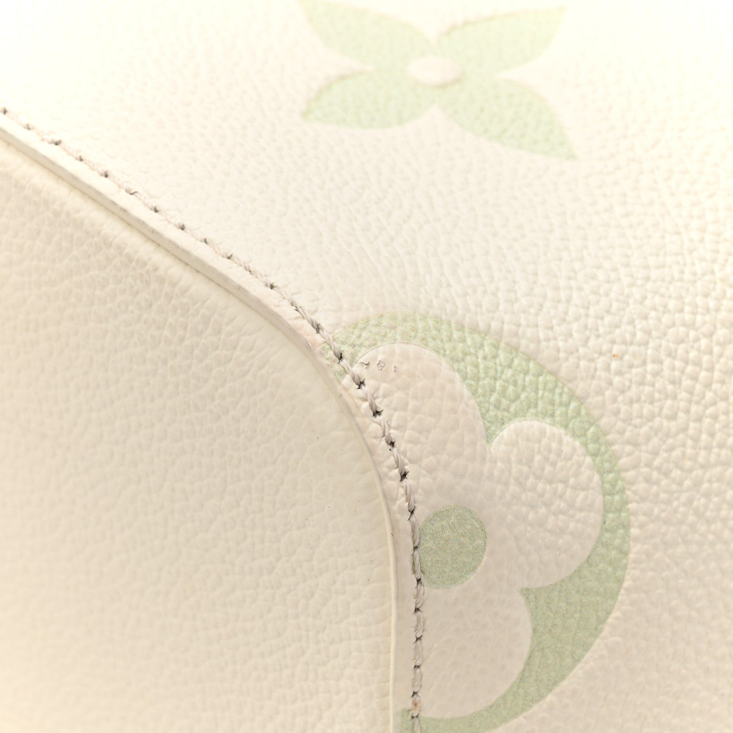 Louis Vuitton Empreinte Monogram Giant Neonoe BB Latte Matcha 13 of 15